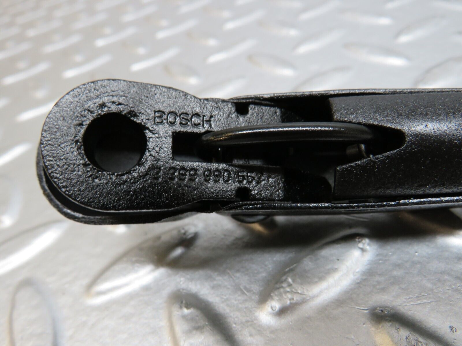 25427 Mercedes-Benz W123 200 Wiper Arm Bosch Left Side 3399990553