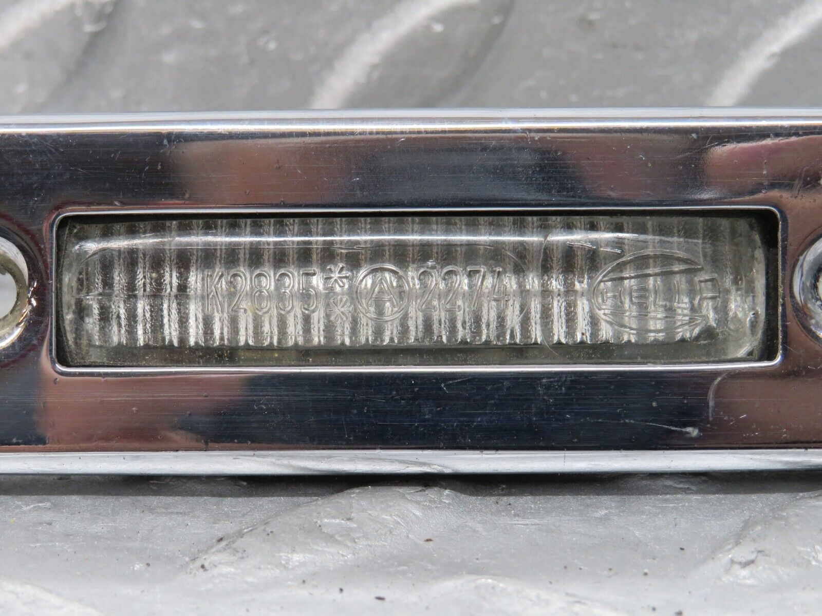37343 Mercedes-Benz W109 300SEL number Plate Light Chrome Hella