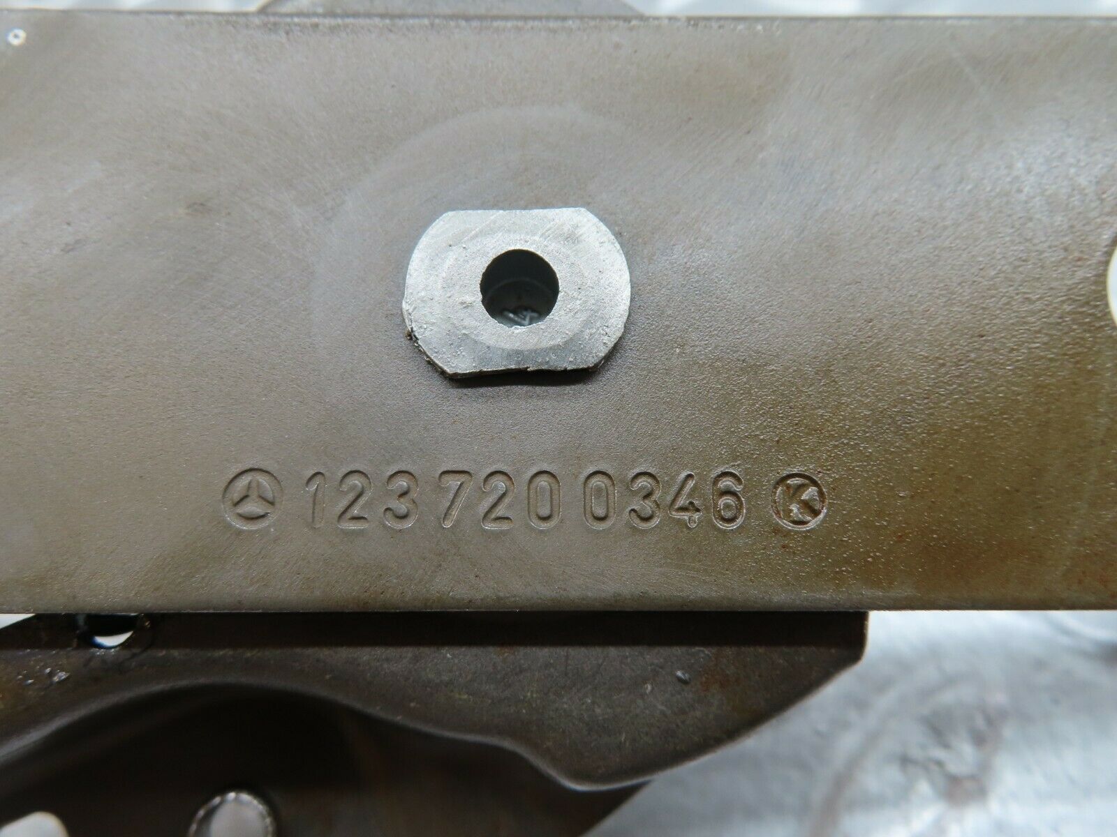 18043 Mercedes-Benz W123 200 Front Left Manual Window Regulator 1237200346