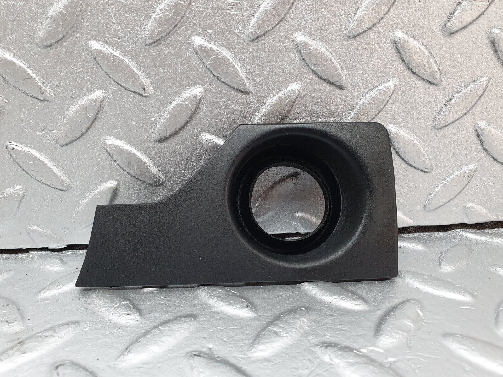 41561 Mercedes-Benz W124 200E Ignition Switch Cover Surround 1246800965 1246800165