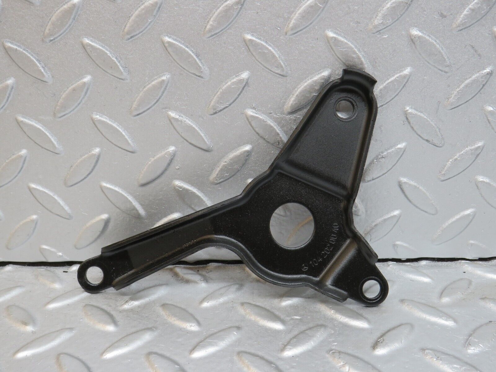 38114 Mercedes-Benz A124 320E Belt Tensioner Strut Bracket 1042020040