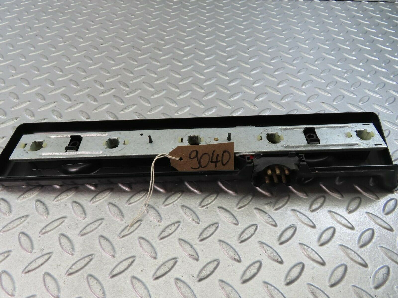 9040 Mercedes-Benz W123 Tail Light Bulb Holder Right