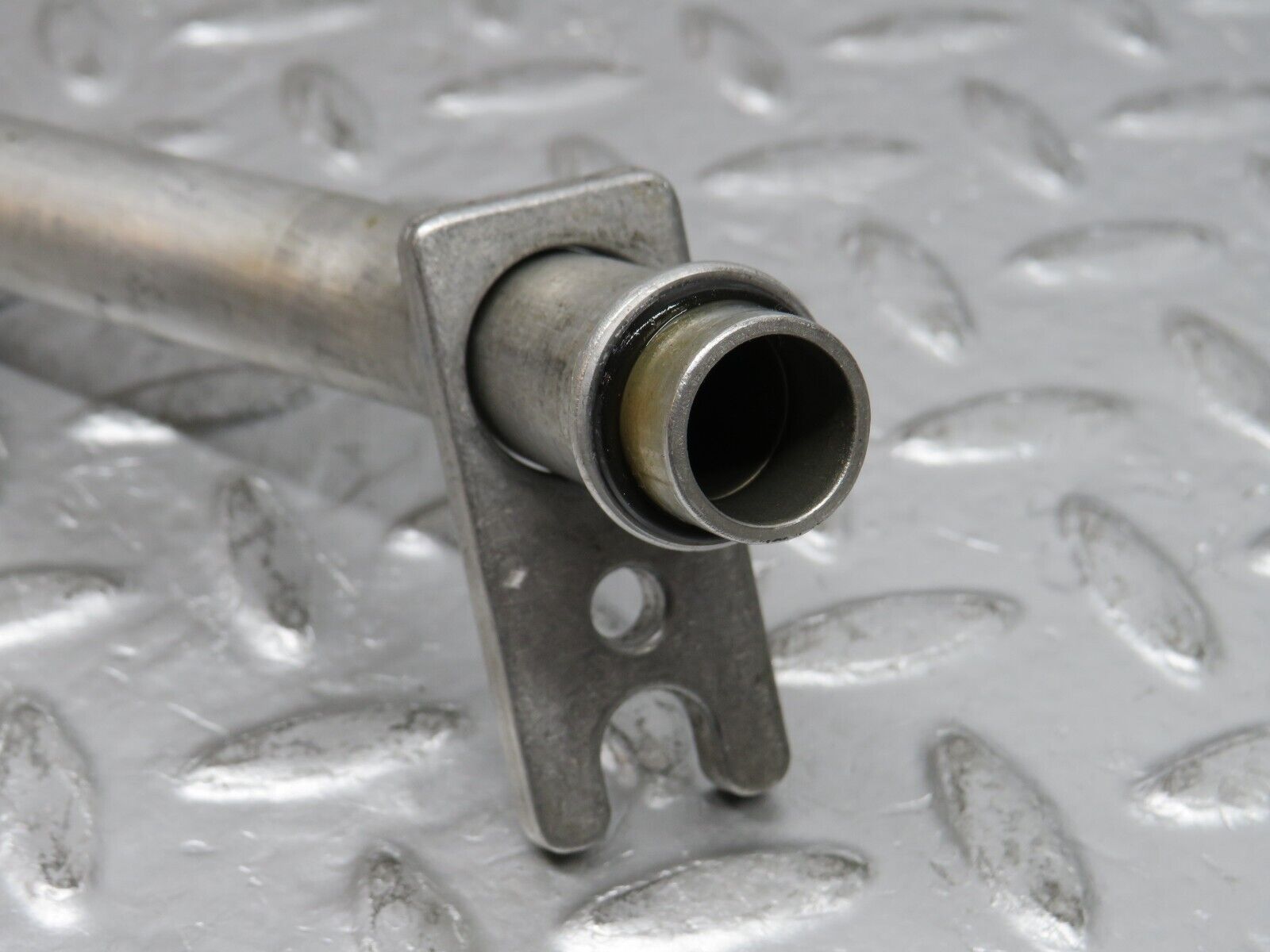 32593 Mercedes-Benz S124 300TE Wagon Air Conditioning Hose Pipe