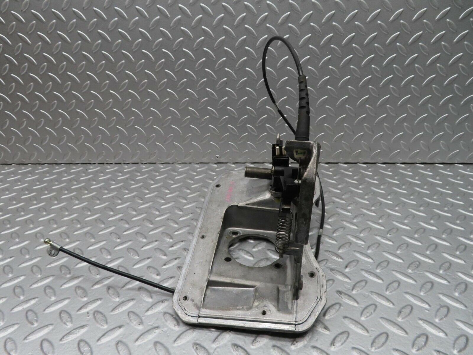 15061 Mercedes-Benz W140 S320 Brake Pedal Bracket 1402902319