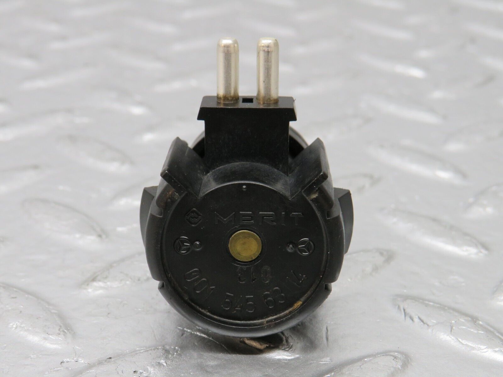 34323 Mercedes-Benz C126 380SEC Coupe Kick Down Switch 0015456314
