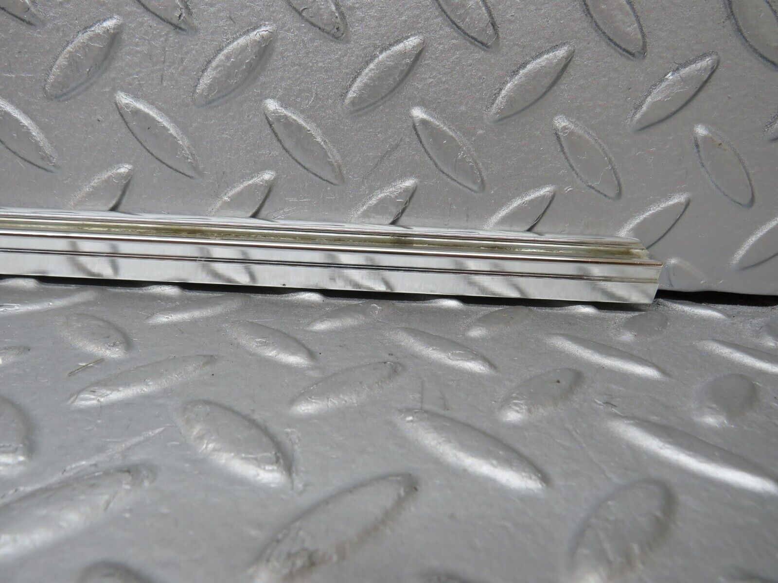 36954 Mercedes-Benz C126 420SEC Coupe Rear Right Interior Window Chrome