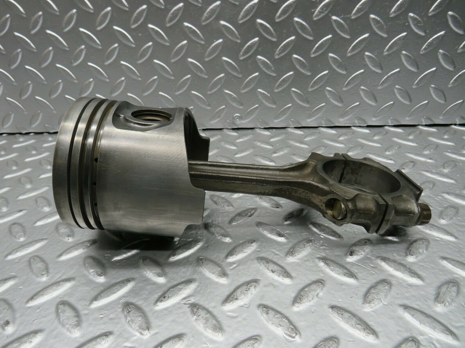 22795 Mercedes-Benz C107 450SLC Coupe Piston With Connecting Rod 92.48 mm