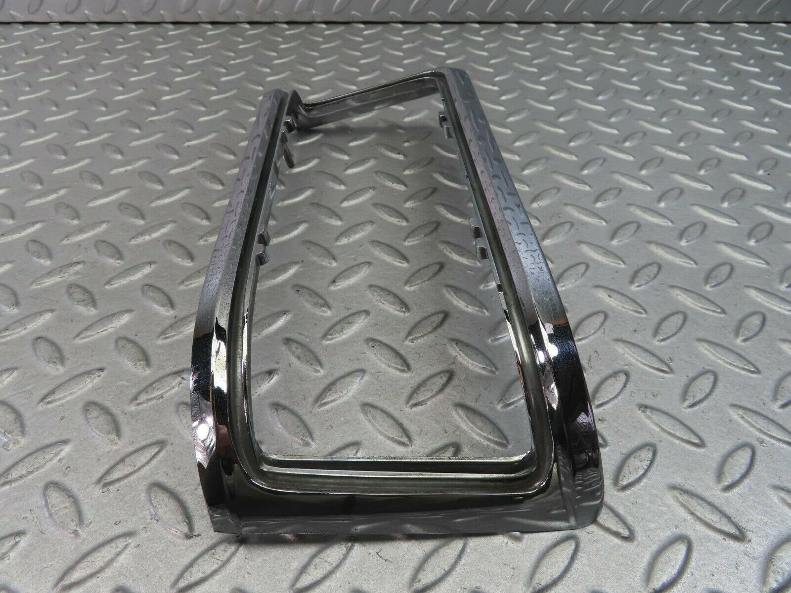 8511 Mercedes-Benz W115 Tail Light Chrome Frame Left 1158260159