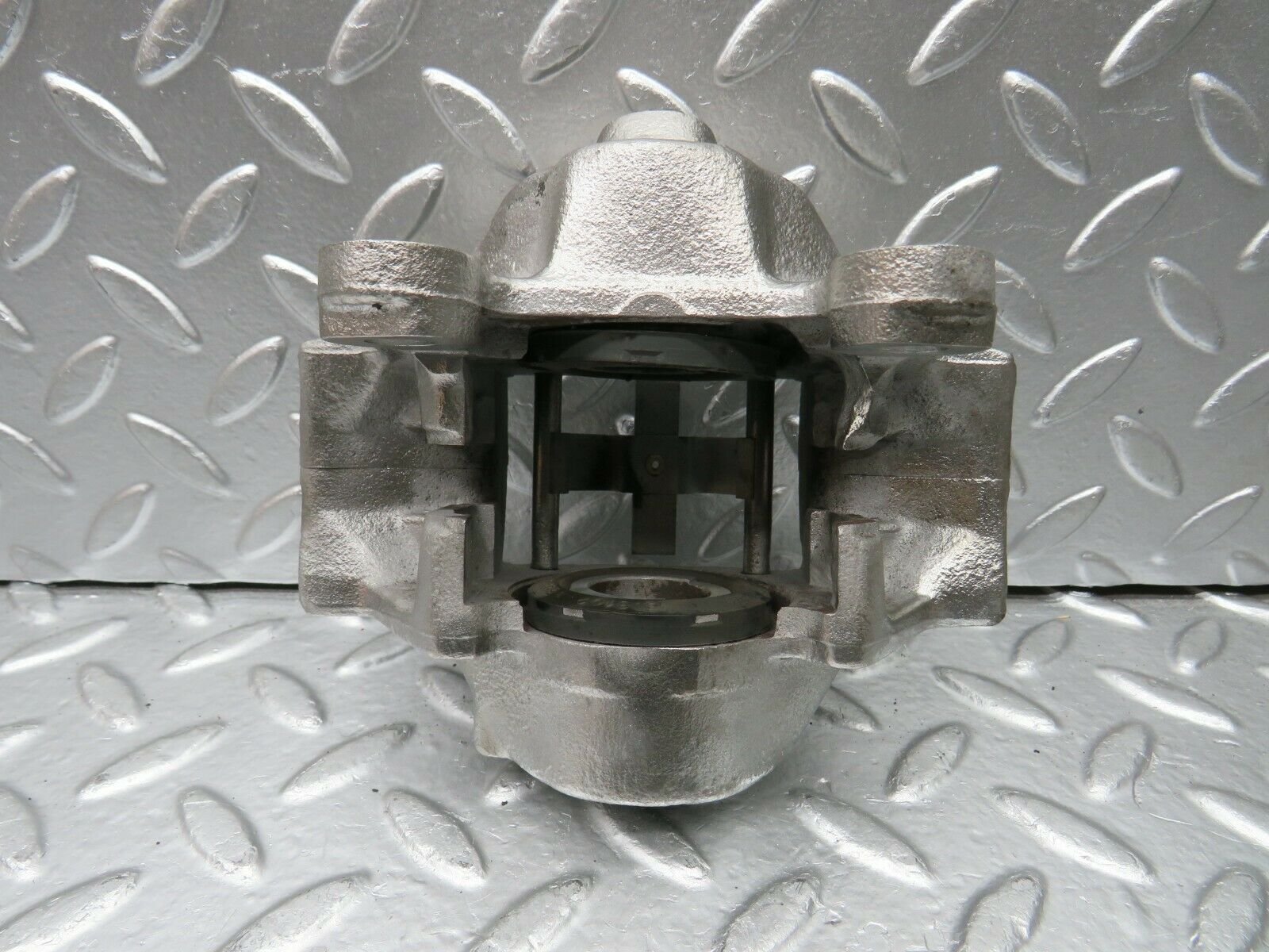 22412 Mercedes-Benz C124 E220 Coupe Rear Right Brake Caliper Lucas 42