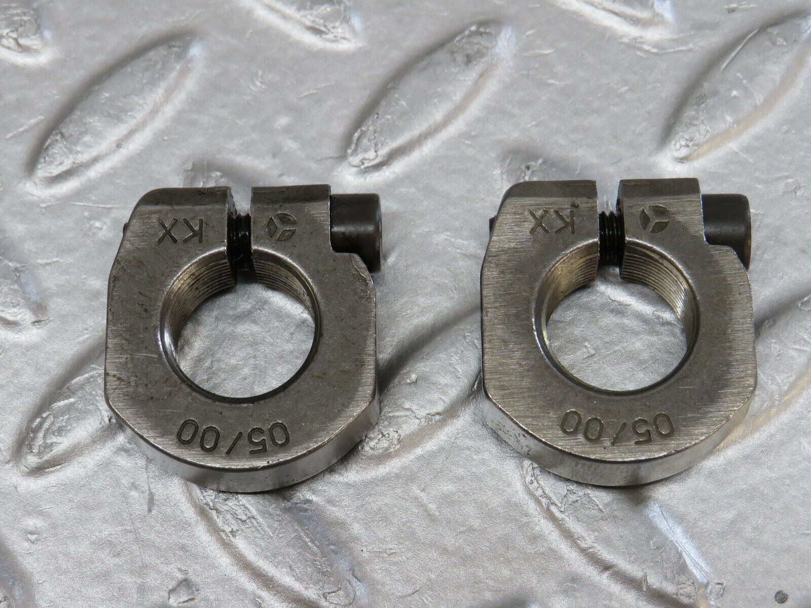 34863 Mercedes-Benz W210 320E Wheel Hub Locking Cap