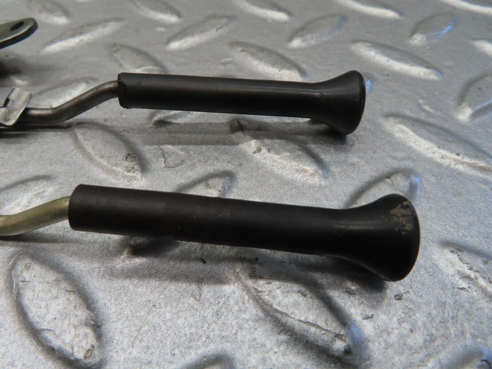 13183 Mercedes-Benz W111 220S Rear Door Lock Knob