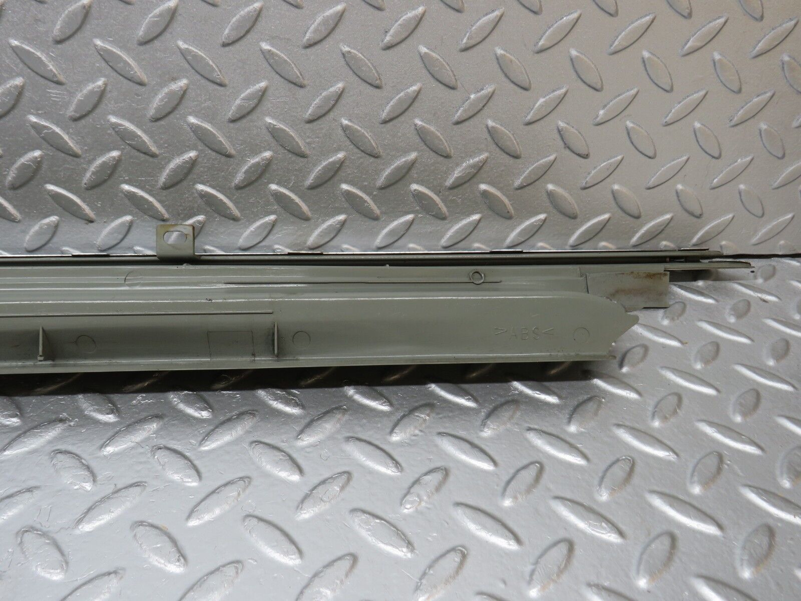39522 Mercedes-Benz R129 320SL Coupe Right Door Sill Grey
