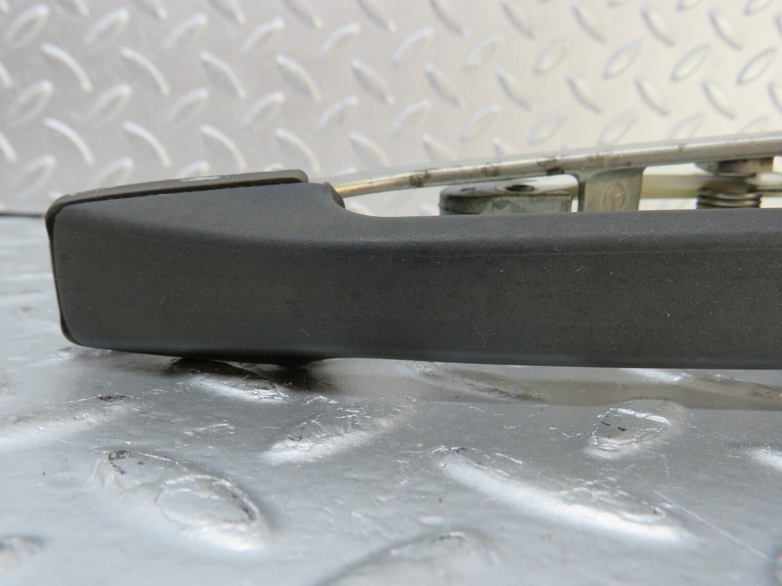 33911 Mercedes-Benz W124 260E Rear Left Exterior Door Handle