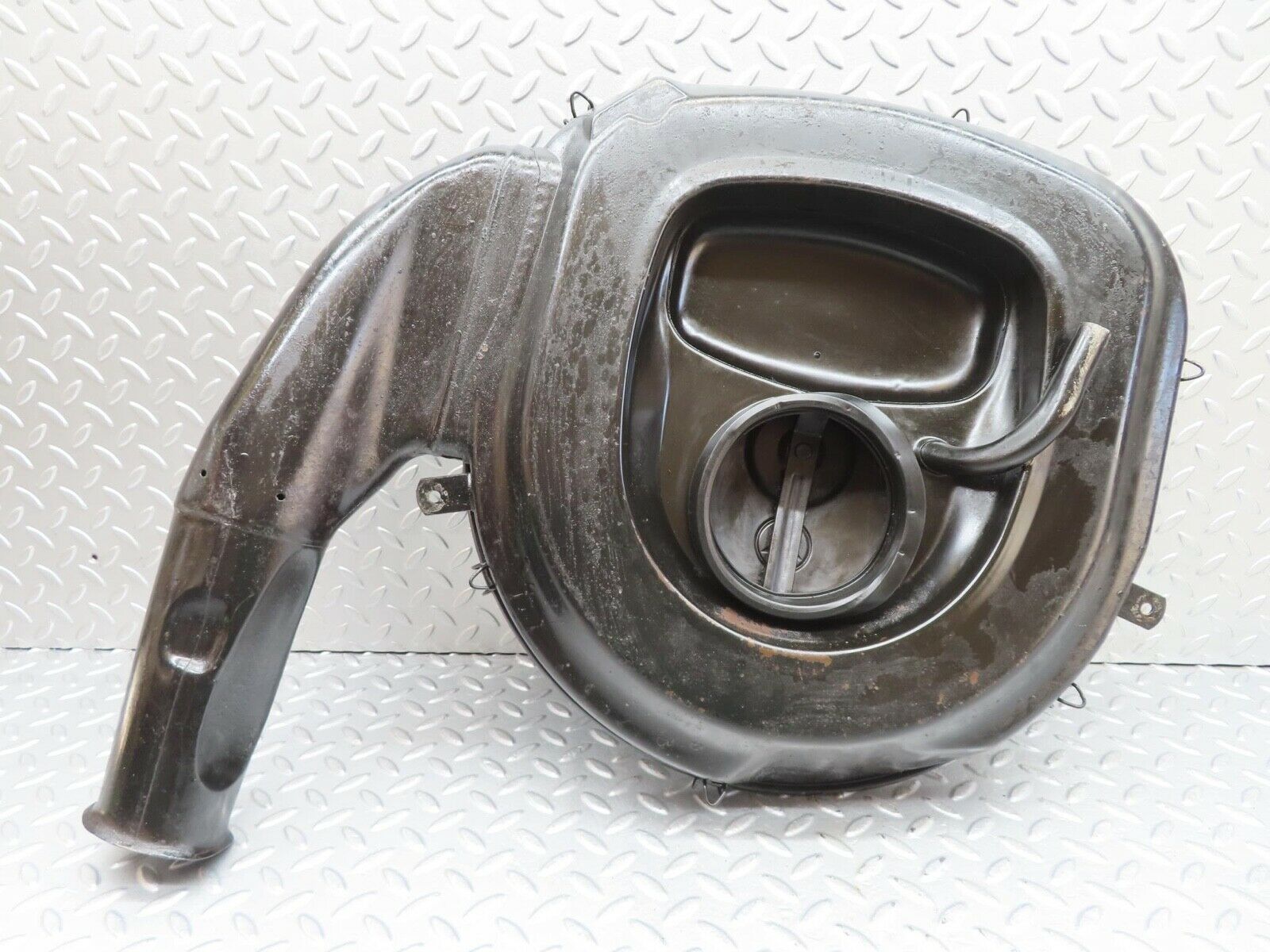 14190 Mercedes-Benz W116 350SE Air Filter Box Housing 0080948902