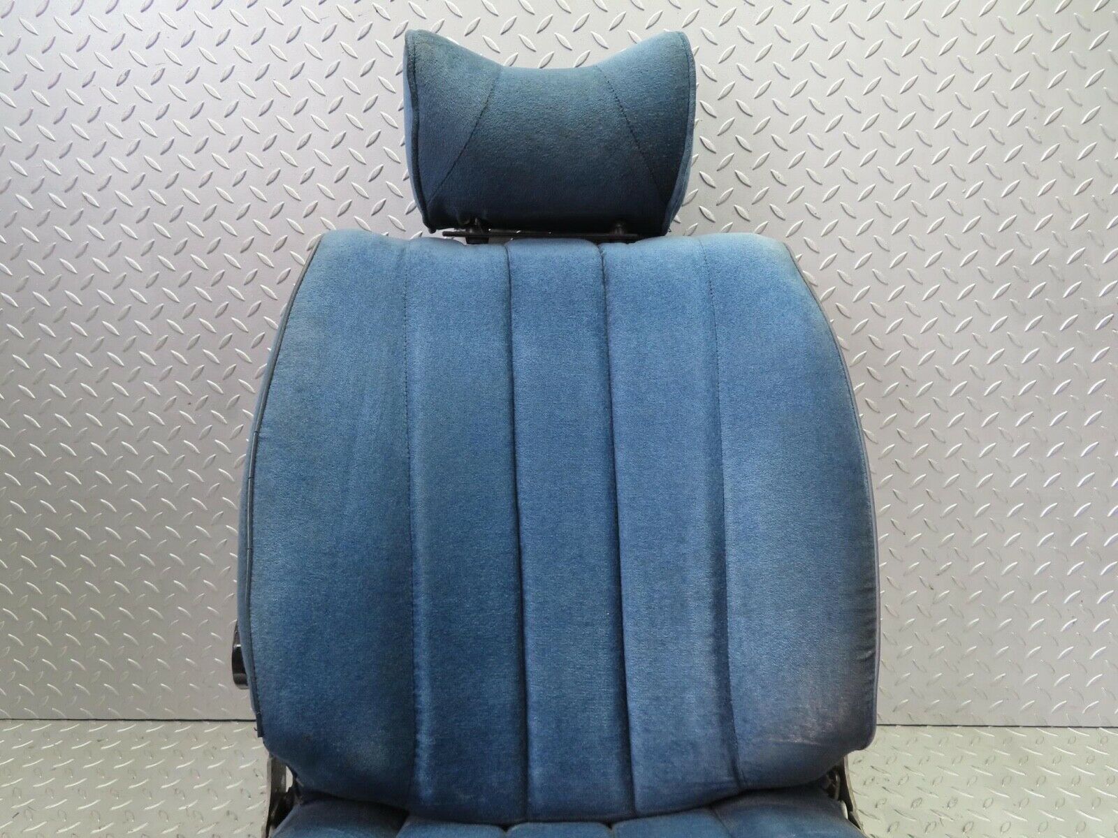 14007 Mercedes-Benz C107 280SLC Front Left Seat Blue