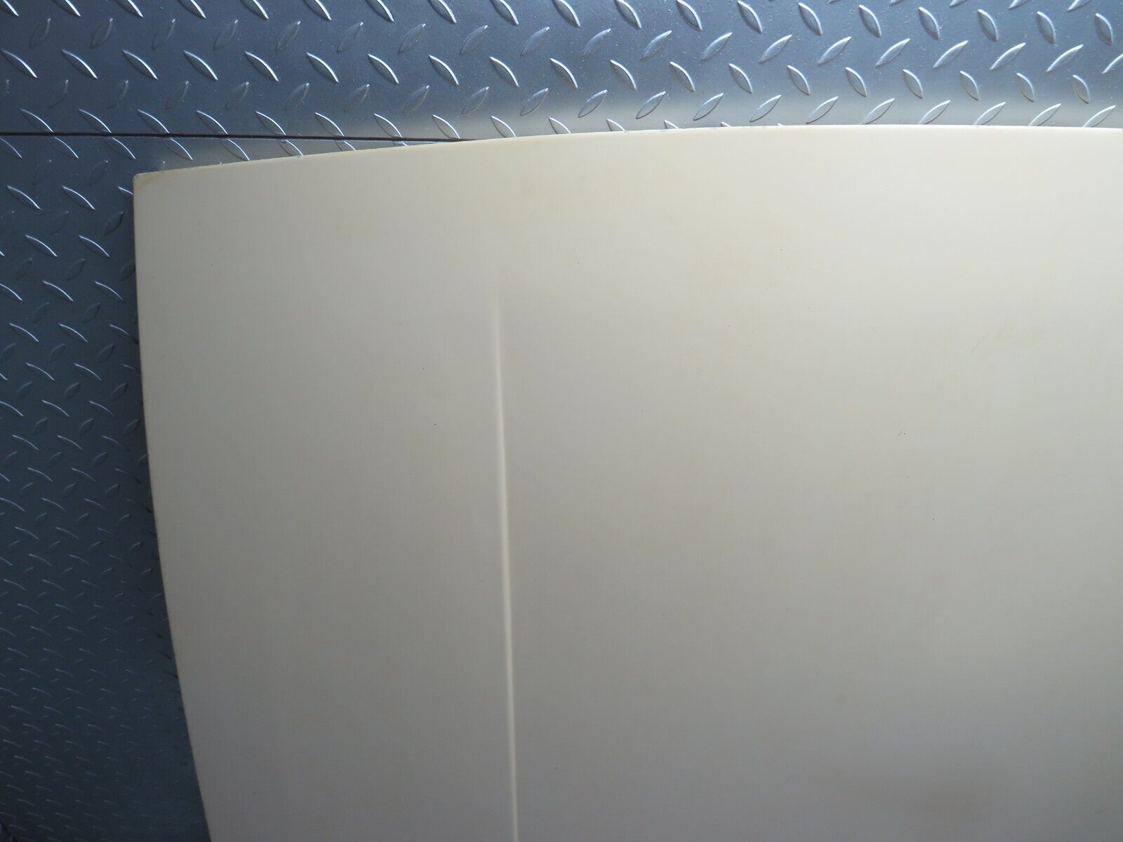 30037 Porsche 924 Bonnet