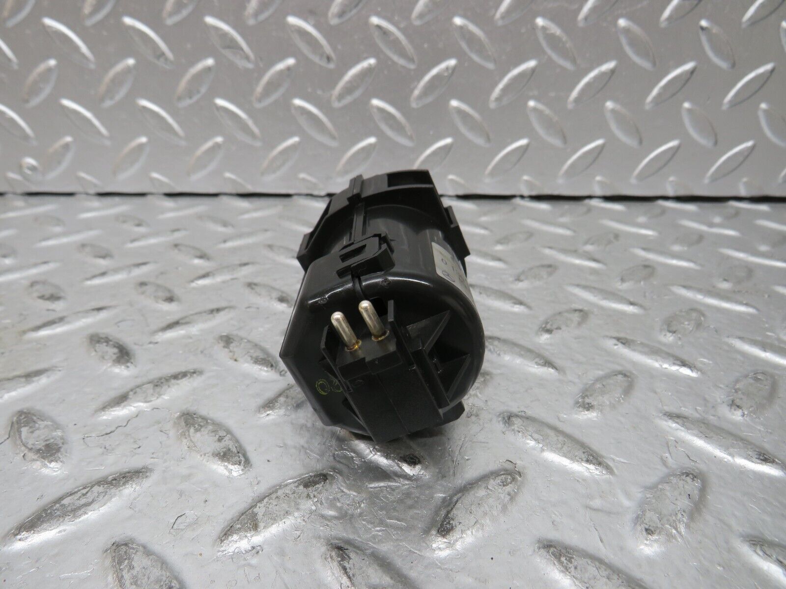 27581 Mercedes-Benz S124 300TE Wagon Temperature Sensor Bosch 0130002802