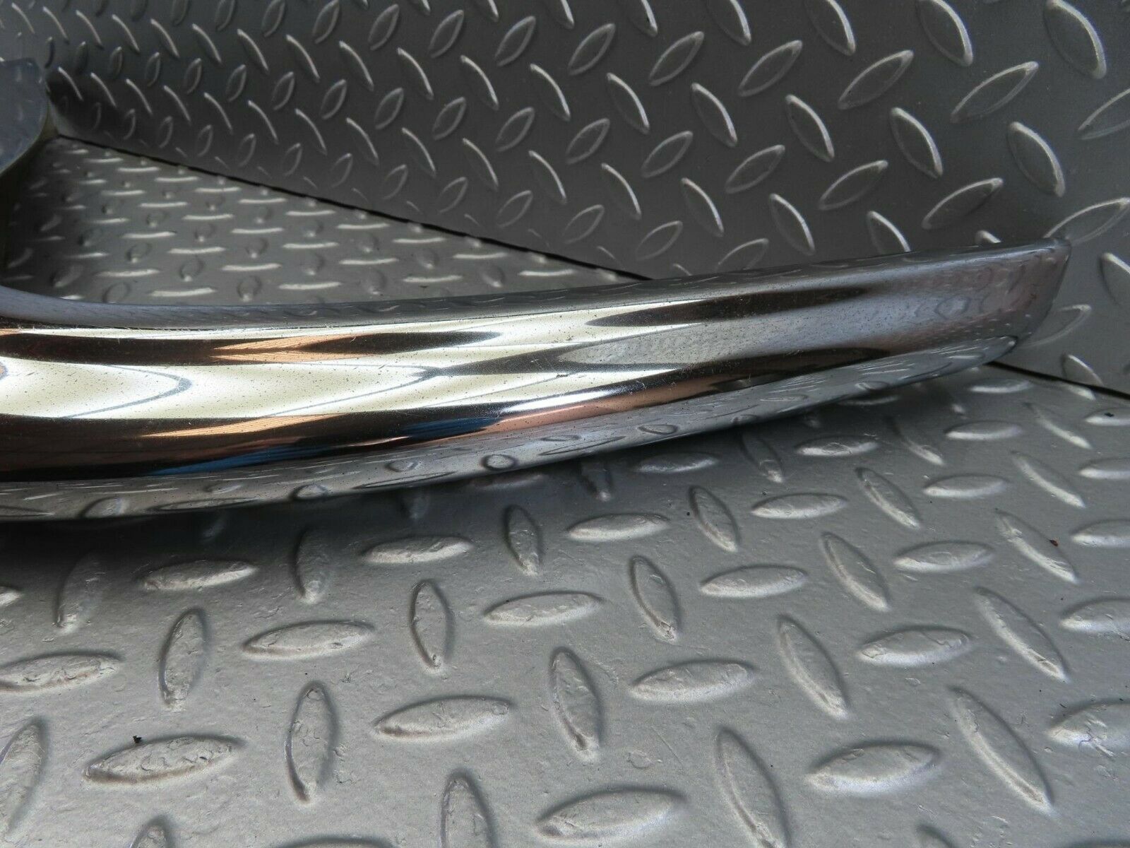 10614 Mercedes-Benz W108 Front Left Upper Bumper Corner