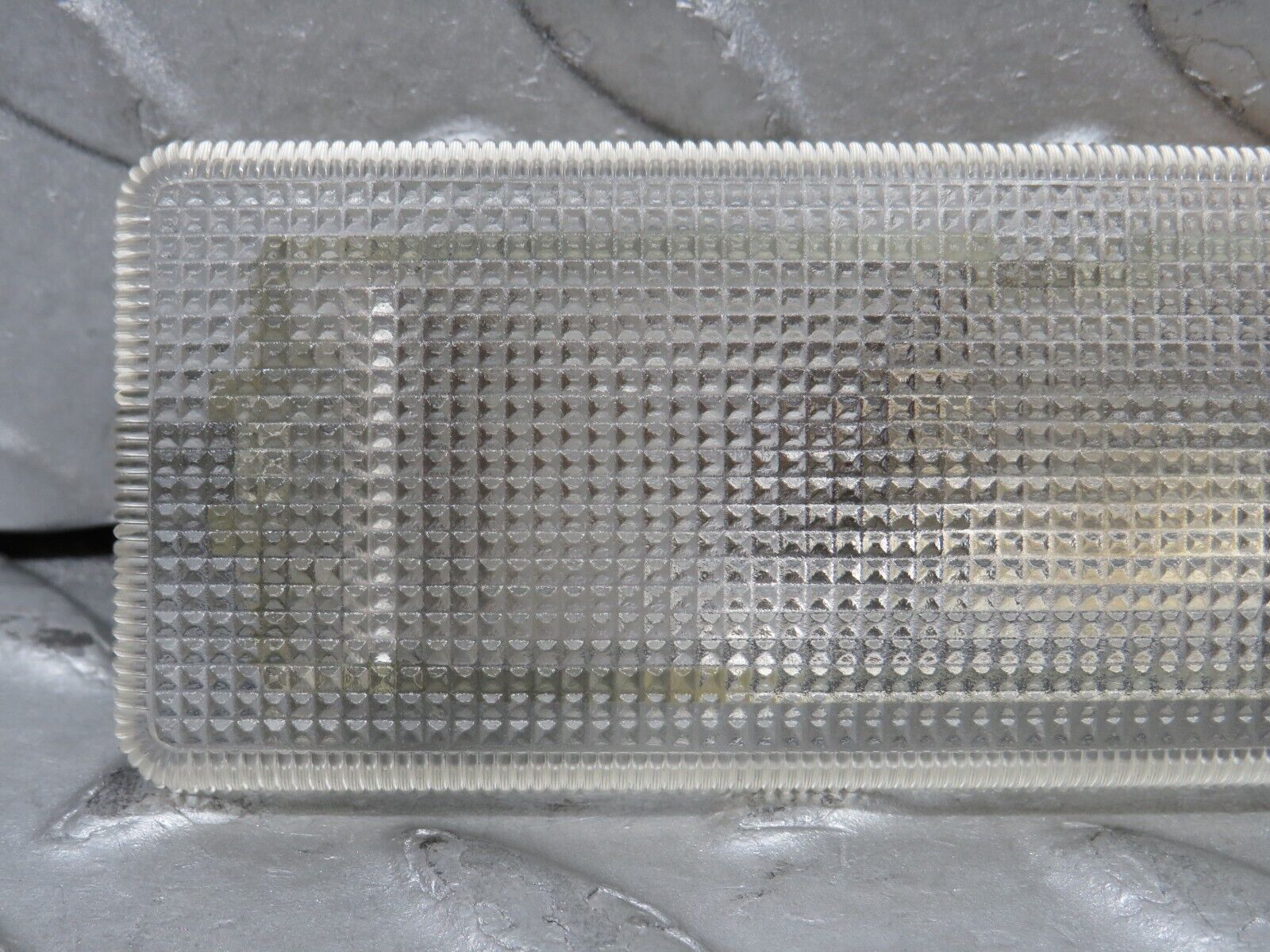 37747 Mercedes-Benz A124 320E Cabriolet Rear Interior Dome Light 0018200601