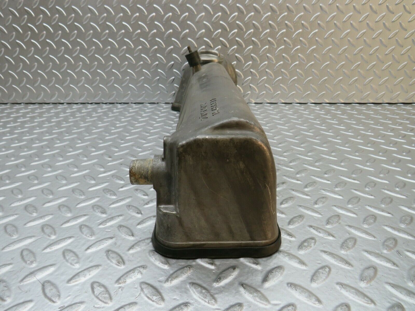 22817 Mercedes-Benz C107 450SLC Cylinder Head Valve Cover Right 1160163305