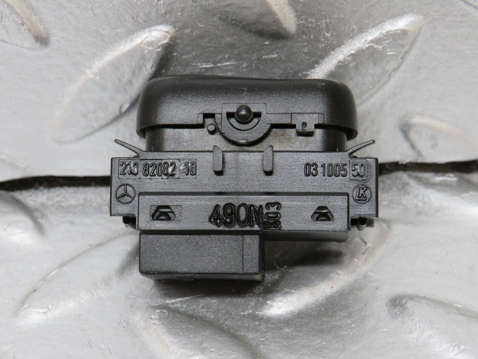 34755 Mercedes-Benz W210 320E Electric Window Switch 2108208210