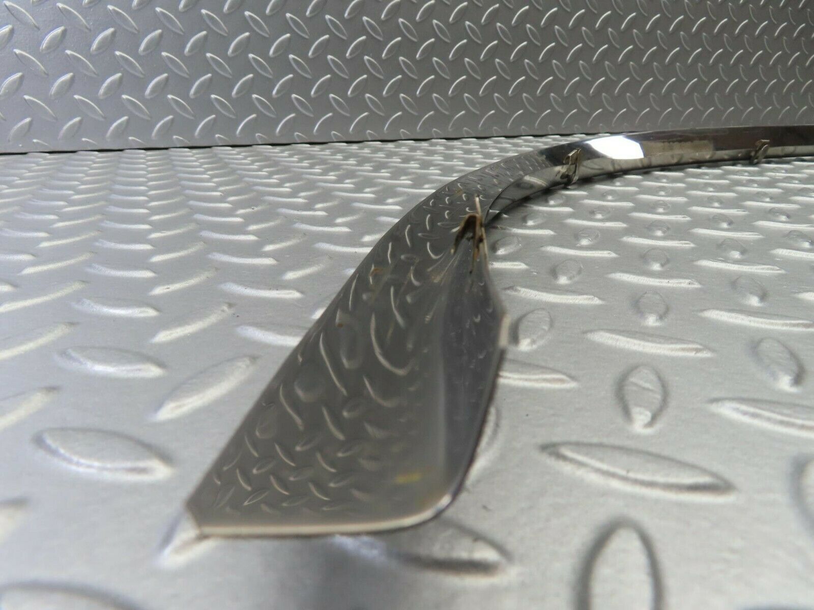 10029 Mercedes-Benz C123 230CE Coupe Wheel Arch Chrome Fender Wing Trim Front Left