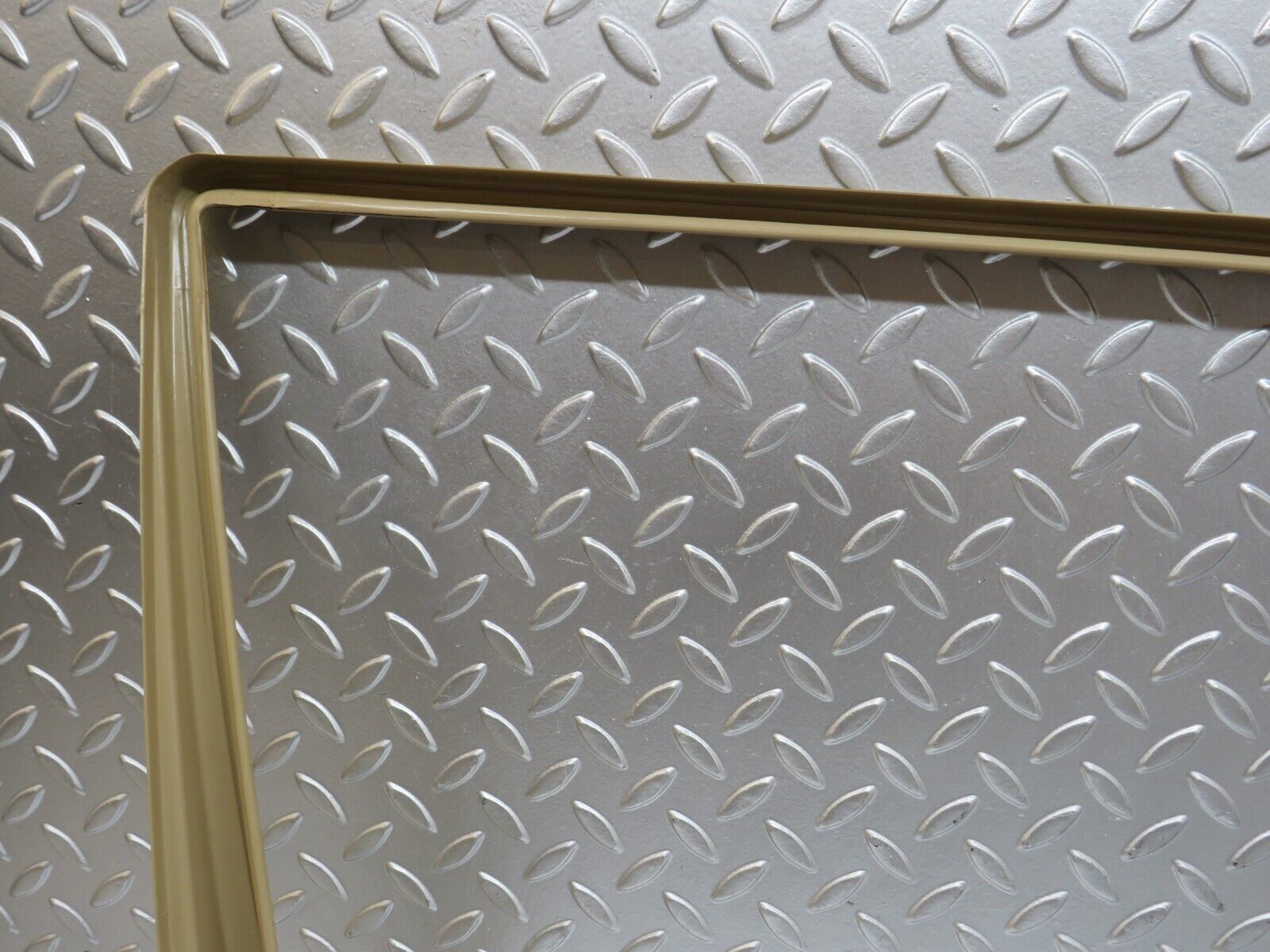 27776 Mercedes-Benz S124 300TE Front Right Door Window Frame Trim 1247250271