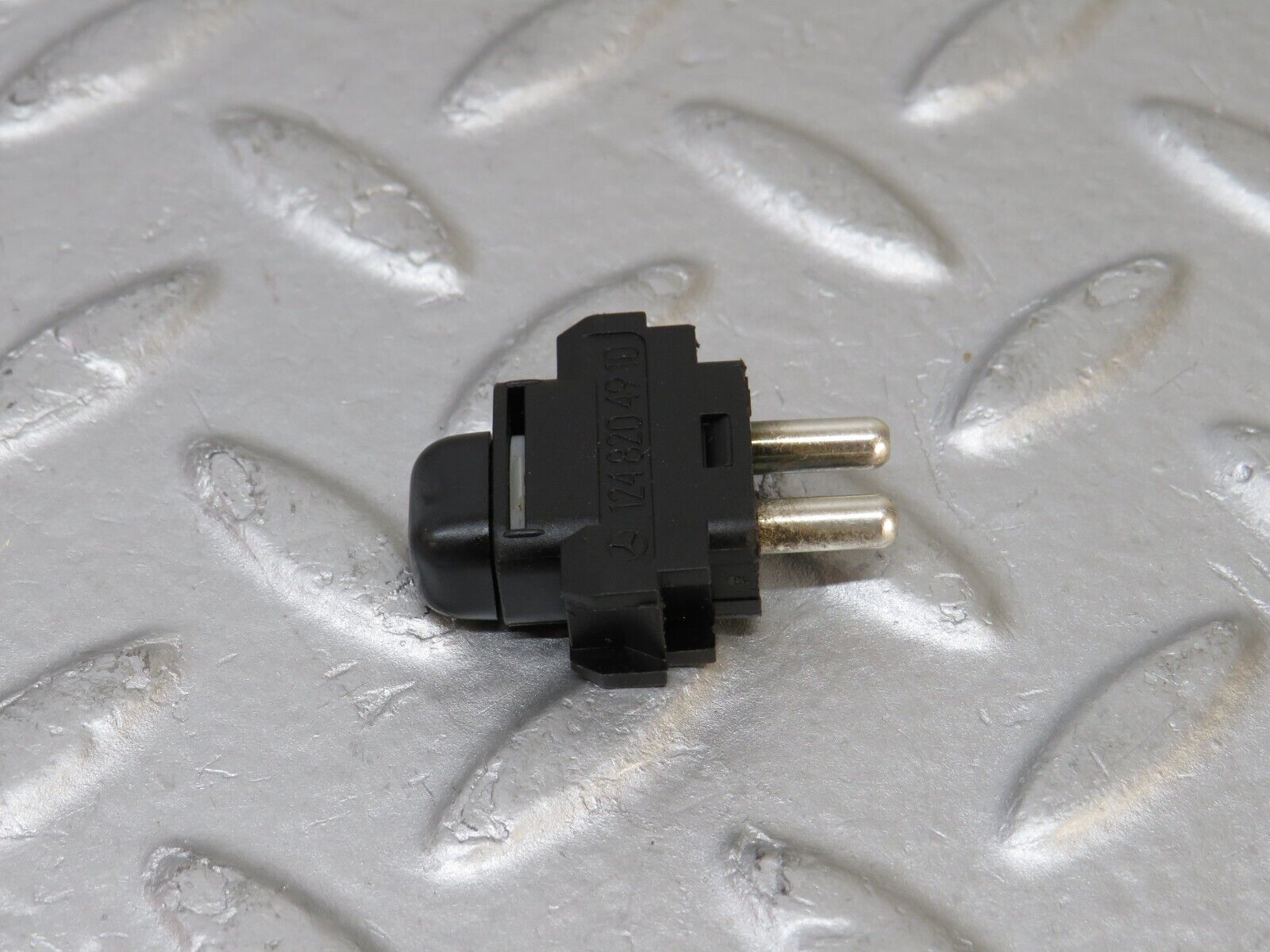 36909 Mercedes-Benz C126 420SEC Coupe Child Lock Control Switch 1248204910