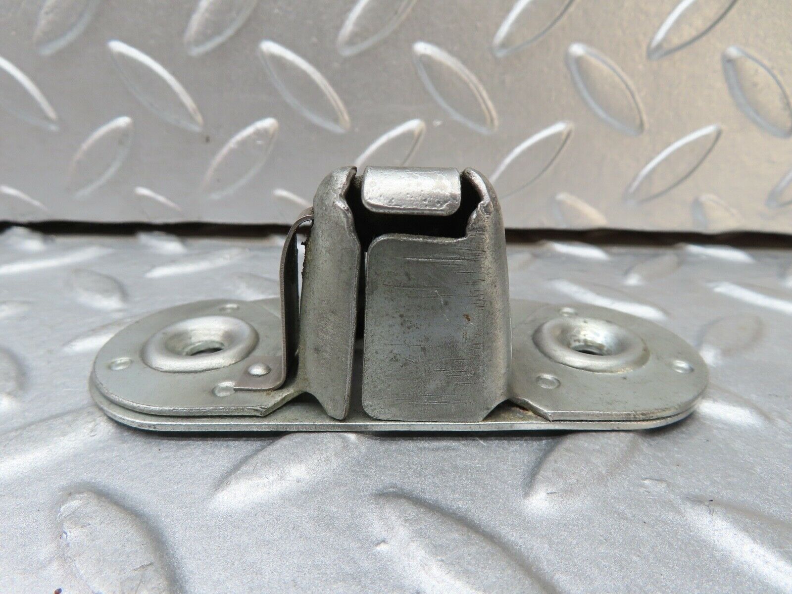 17566 Mercedes-Benz W116 450SEL Trunk Lock Latch