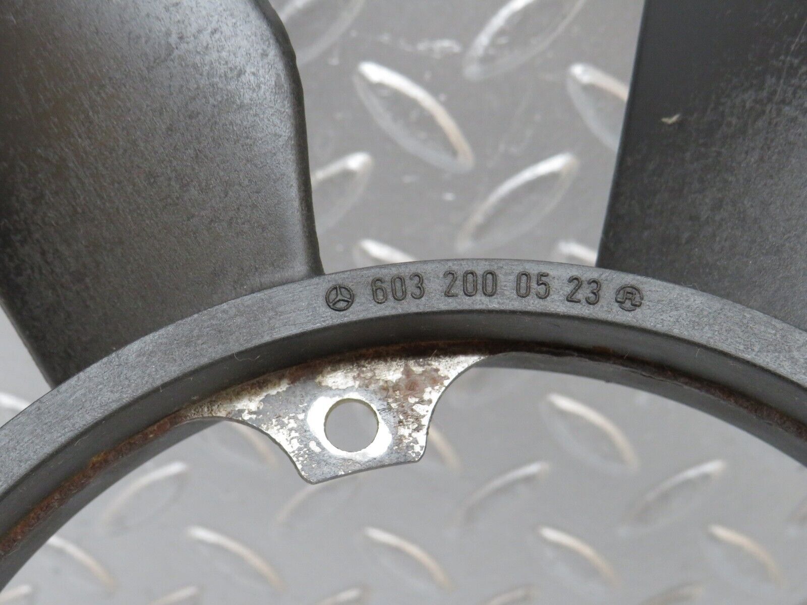 31432 Mercedes-Benz S124 220TE Wagon Engine Cooling Fan 6032000523