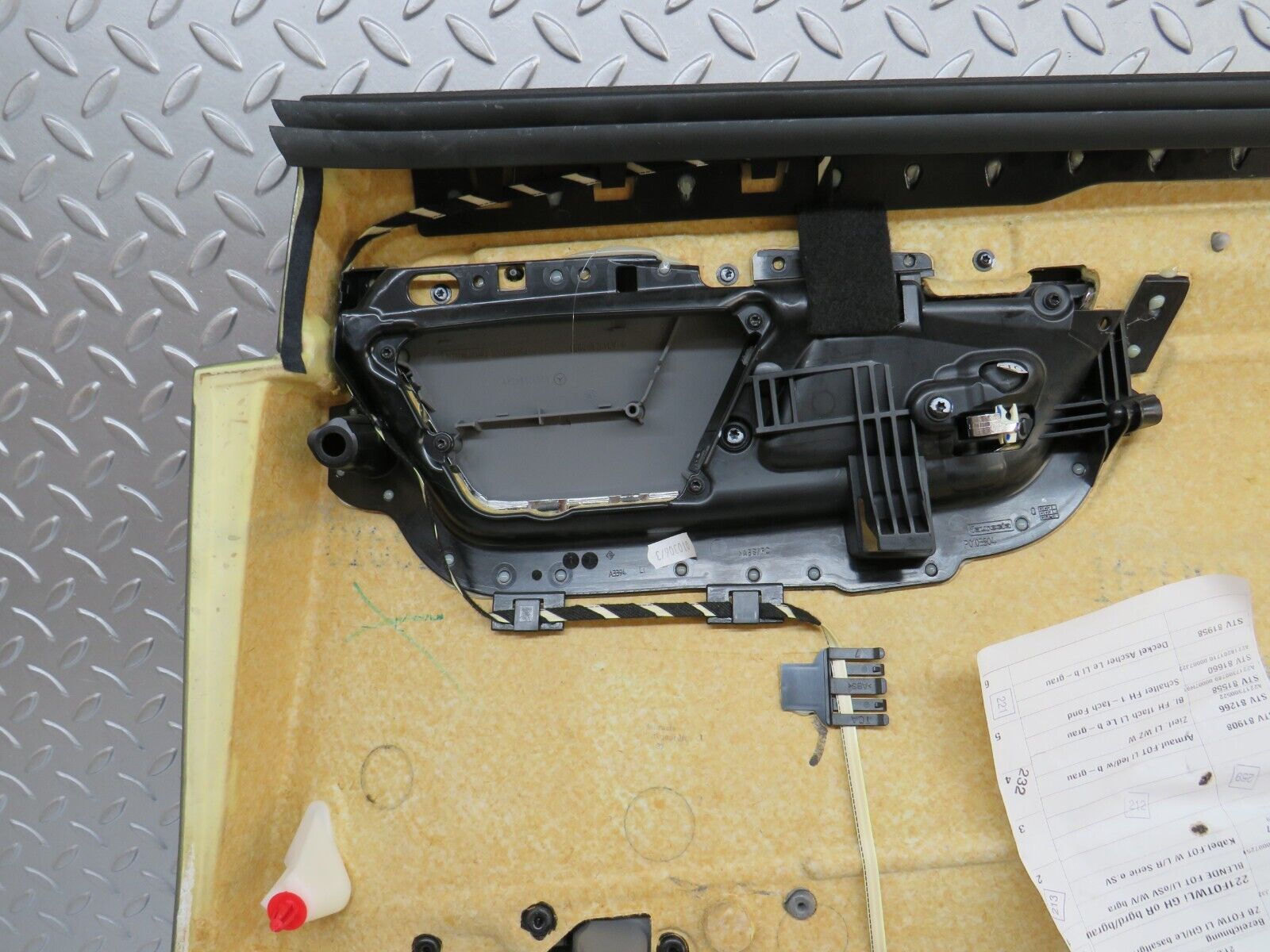 35103 Mercedes-Benz W221 Rear Left Door Card