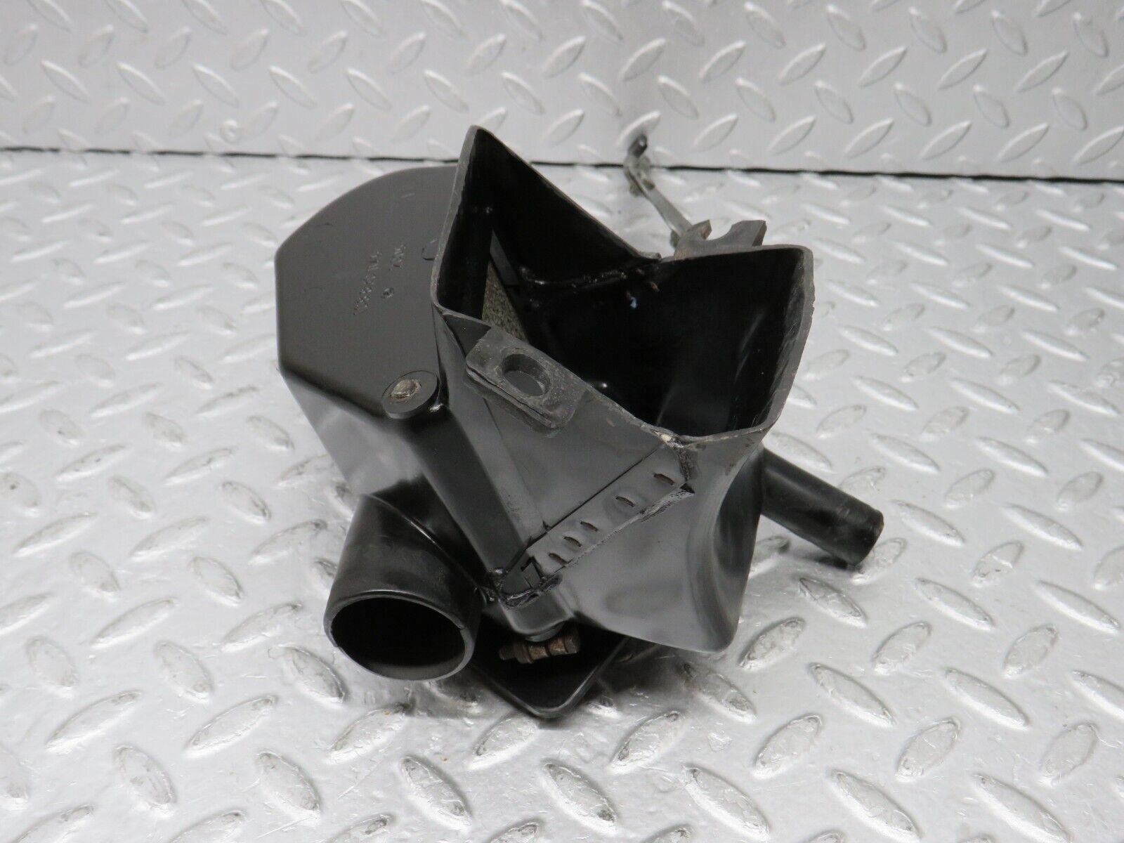 35913 Mercedes-Benz W108 Air Vent Control Left Side 1088301145