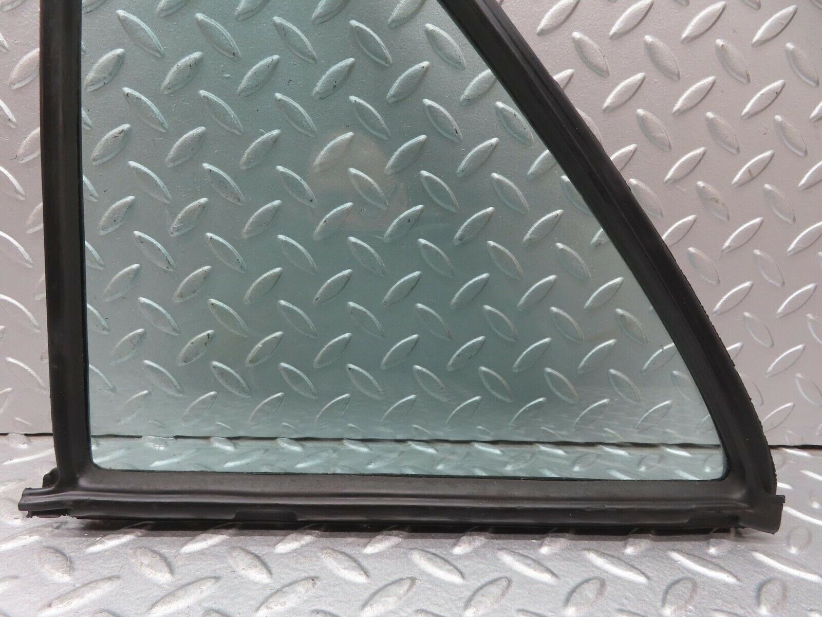 13544 Mercedes-Benz W123 200 Rear Left Quarter Window 1237350124