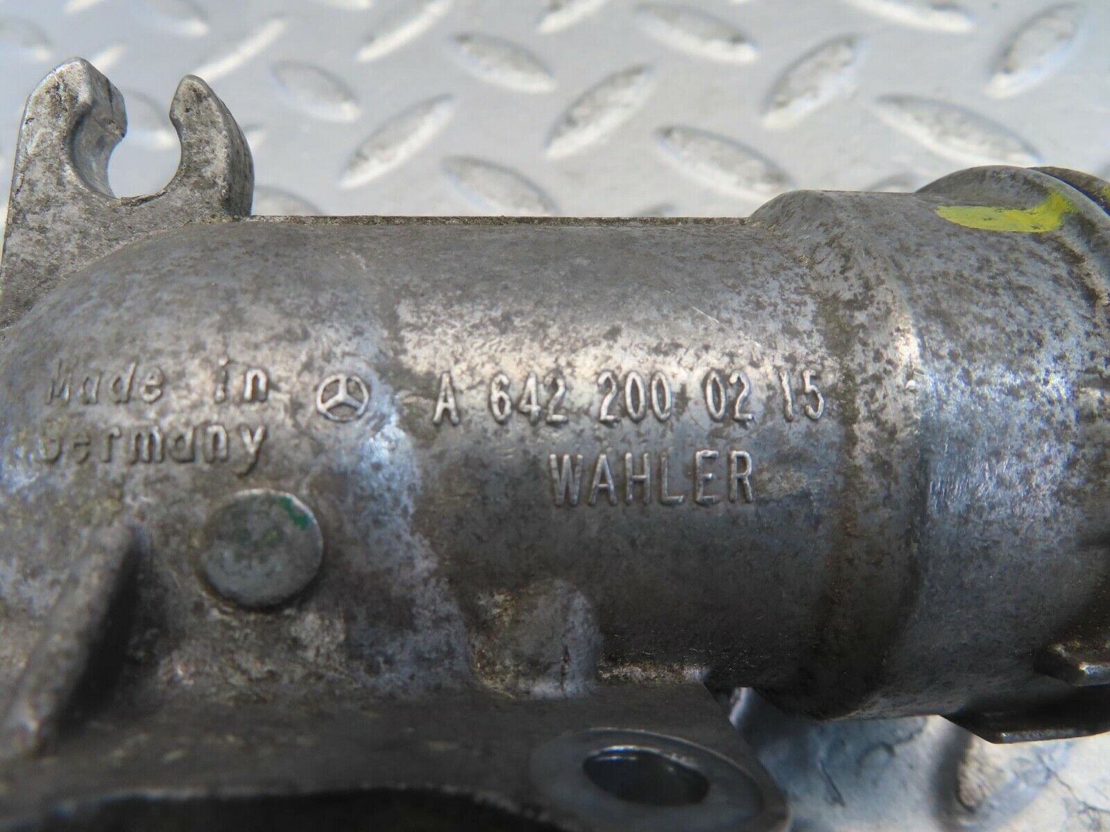 11248 Mercedes-Benz W221 S320 Thermostat Housing 6422000215