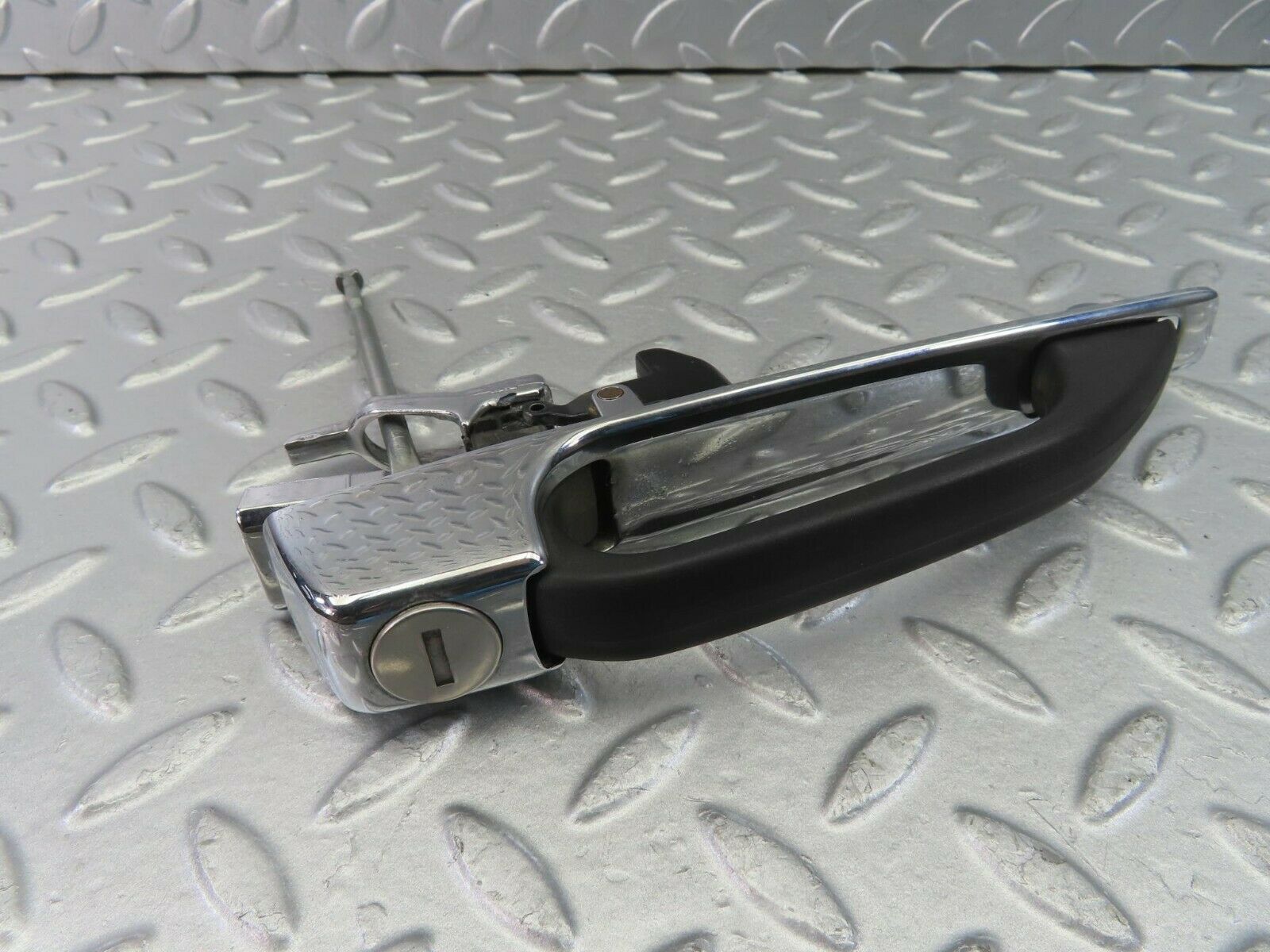 10113 Mercedes-Benz C123 230CE Coupe Exterior Chrome Door Handle No Key