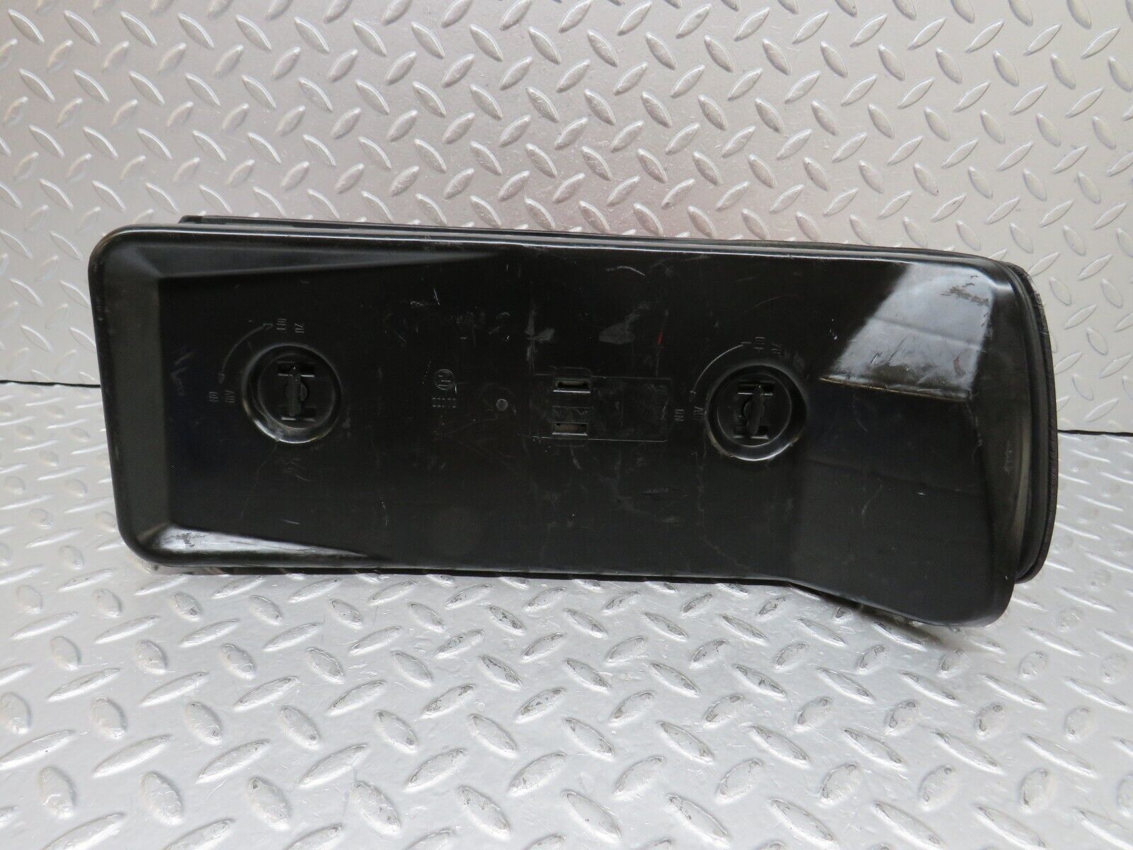 36933 Mercedes-Benz C126 420SEC Coupe Tail Light Left Side 0153316R3