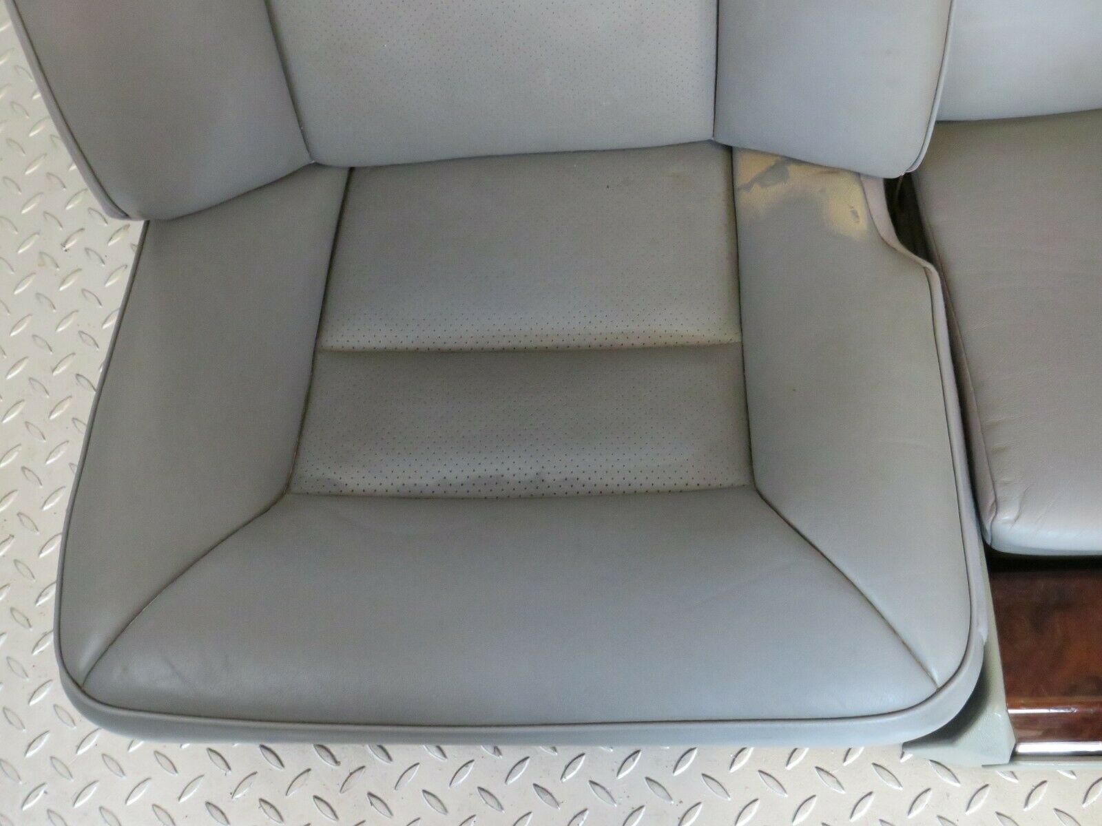 22384 Mercedes-Benz C124 E220 Coupe Rear Seat Leather Grey