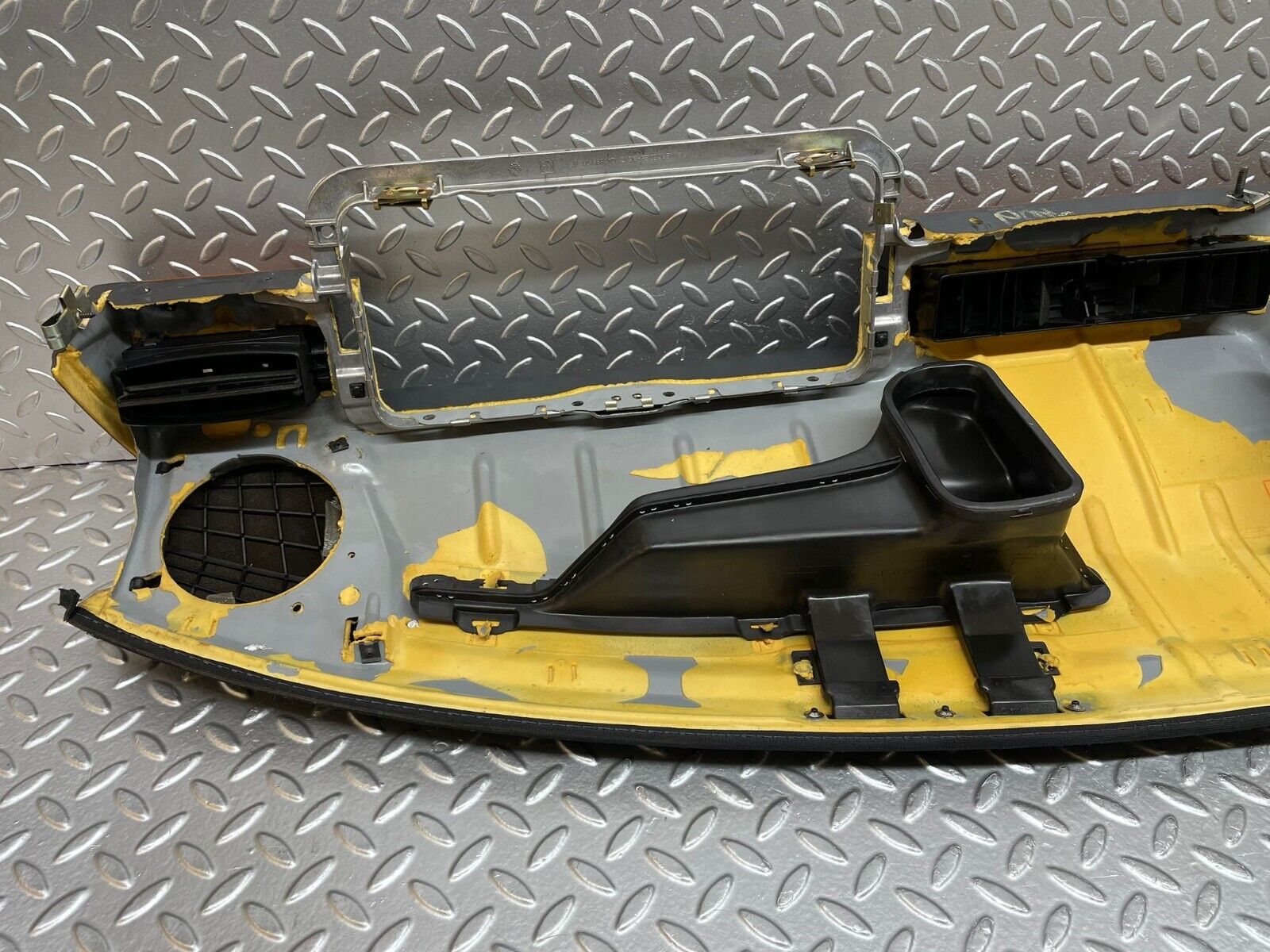 29197 Mercedes-Benz W124 230E Dashboard Black