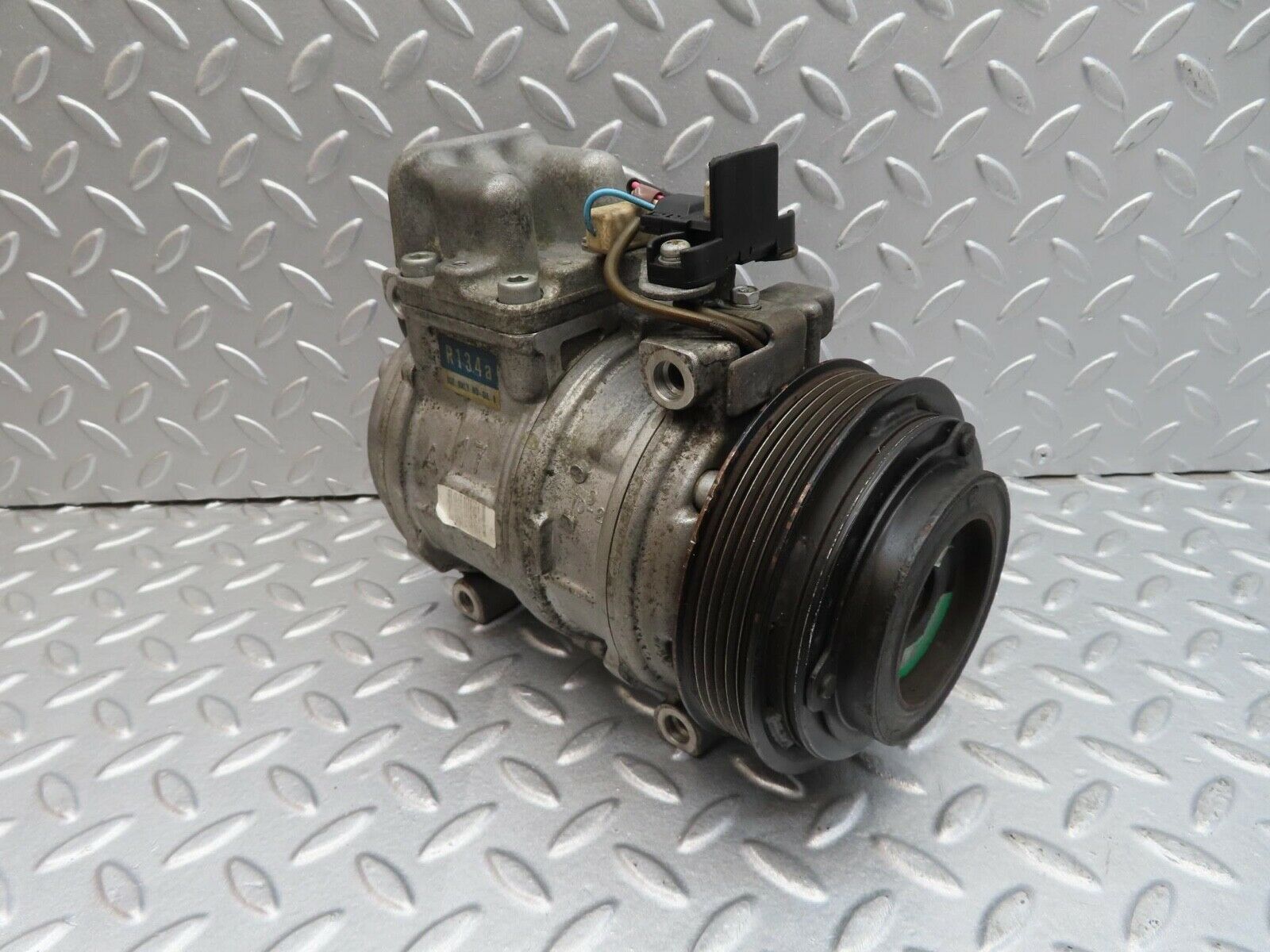 12201 Mercedes-Benz R129 300SL Coupe Air Con Compressor 0002300511