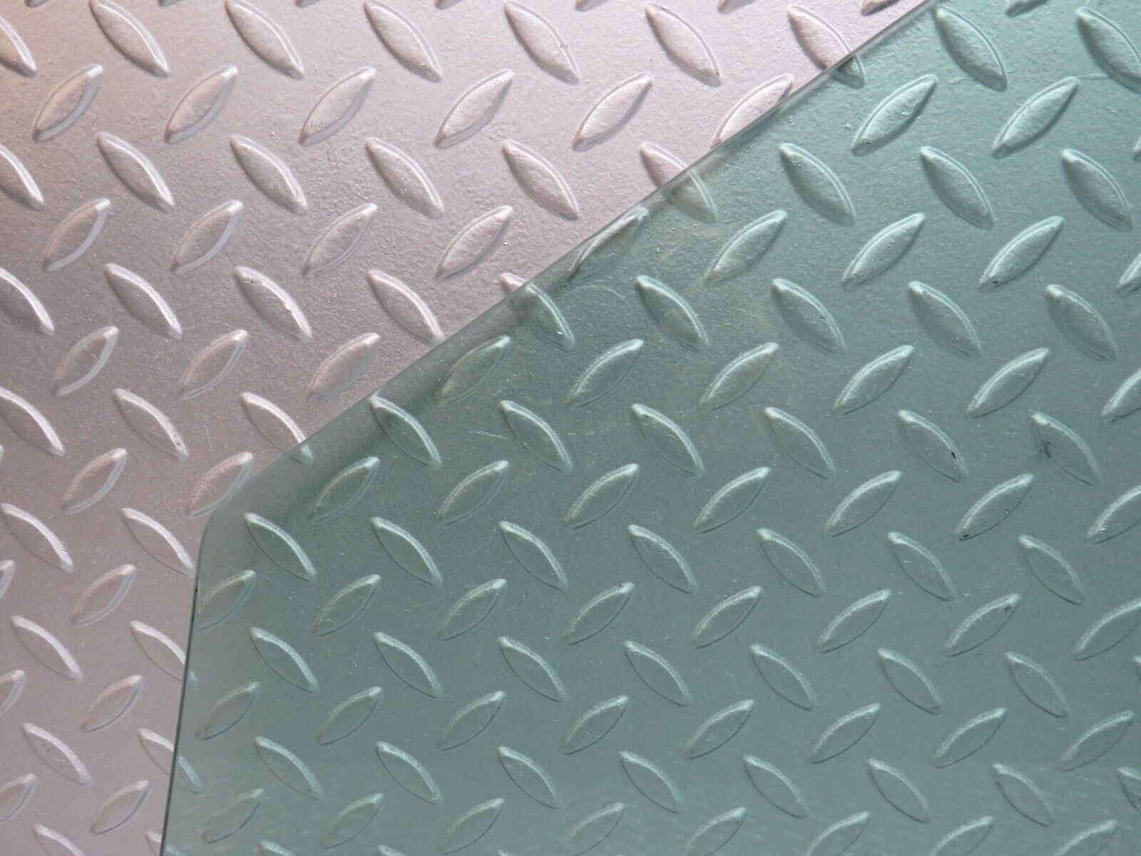 37874 Mercedes-Benz A124 320E Cabriolet Front Right Door Window Glass