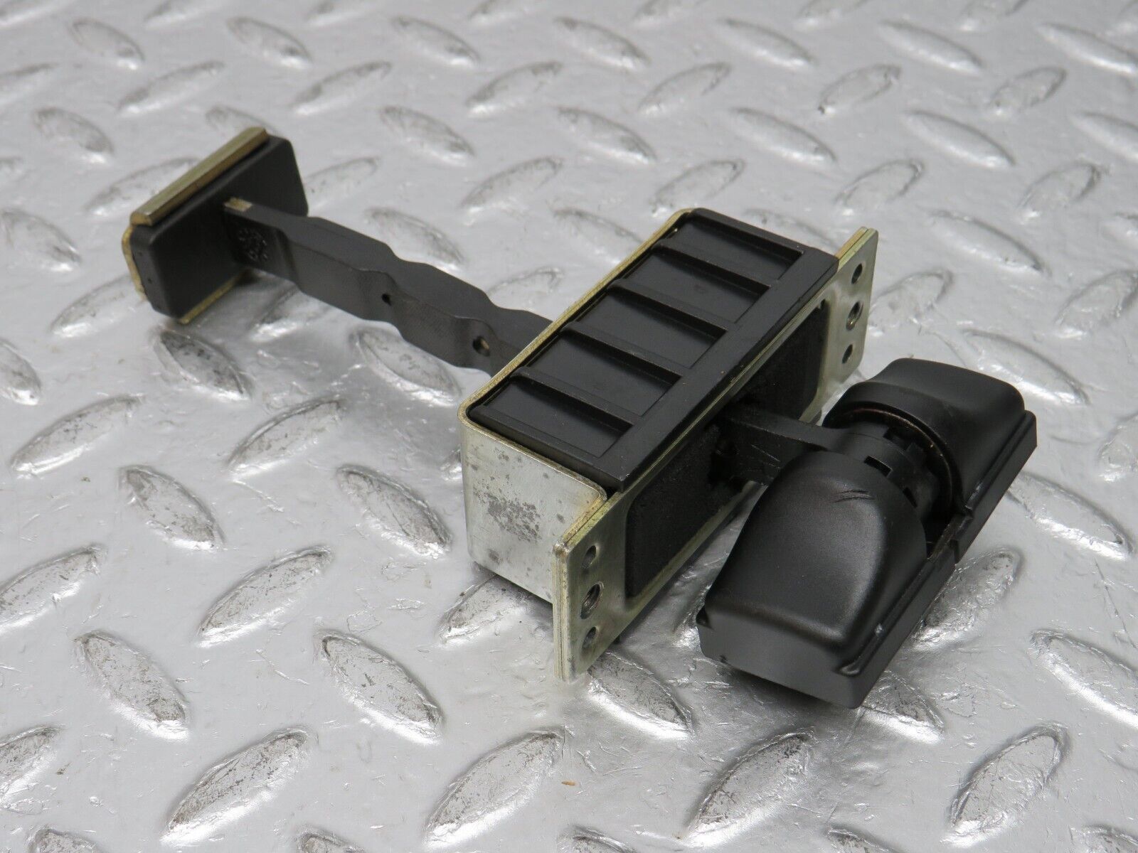 32279 Mercedes-Benz W220 S430 Front Left Door Safety Check Strap