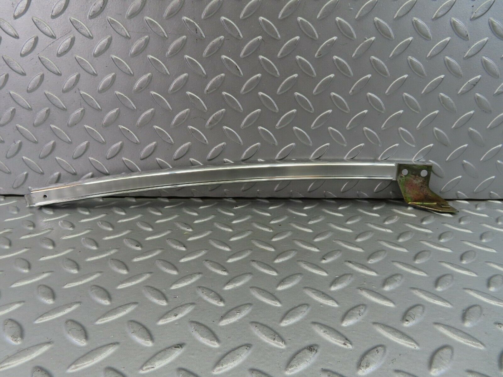 7663 Mercedes-Benz S123 230TE Wagon Rear Right Chrome Window Channel