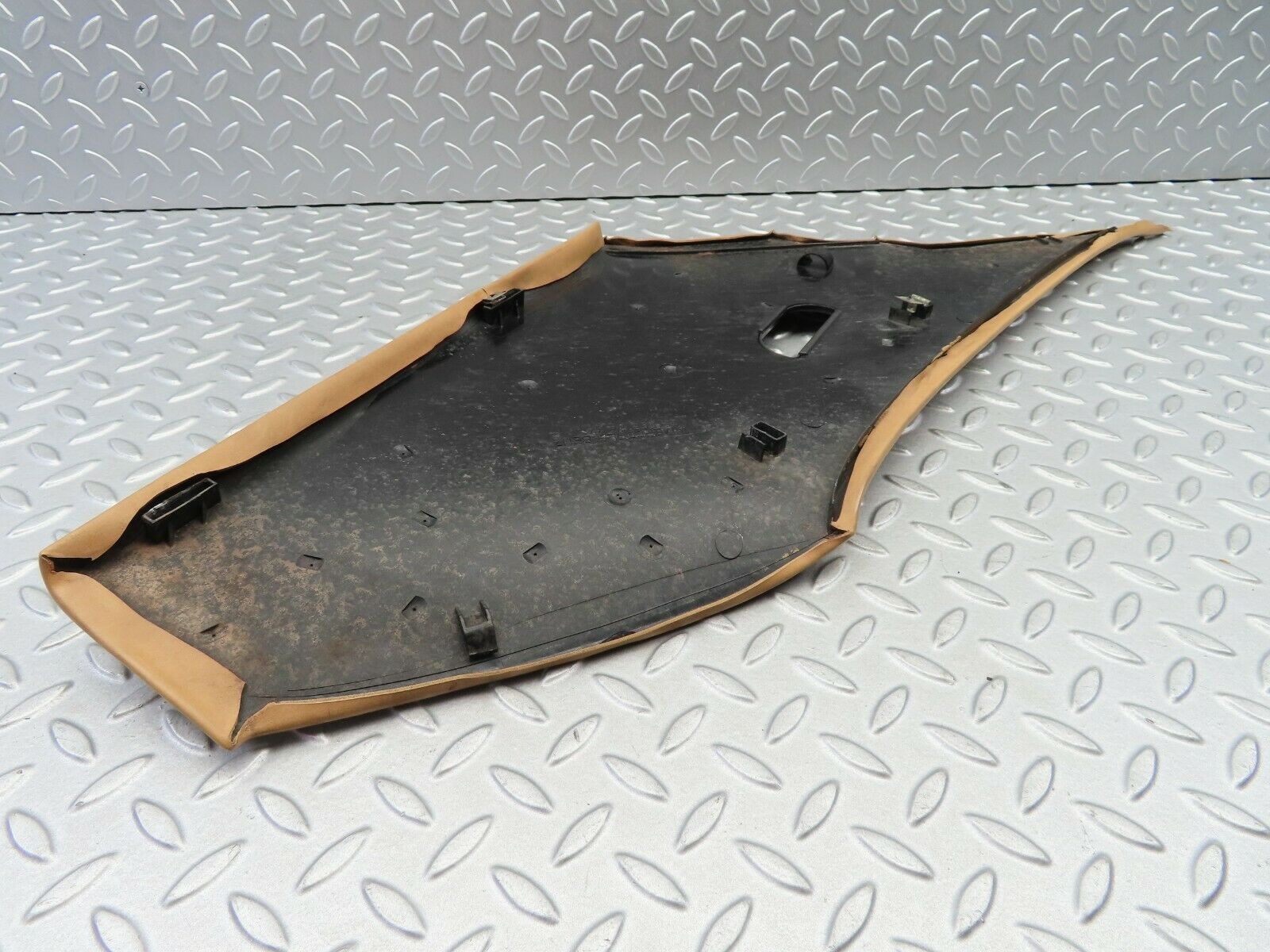 6173 Mercedes-Benz W126 380SE C Pillar Cover Right Side 1266950444