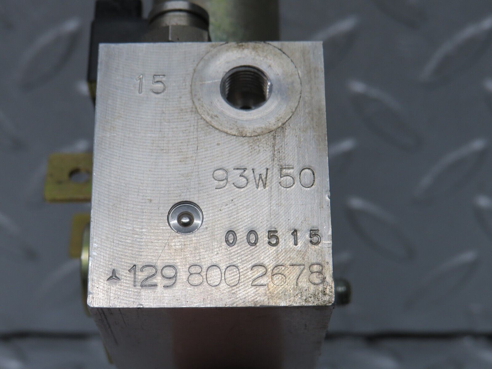 38383 Mercedes-Benz R129 280SL Coupe Roof Hydraulic Valve Right 1298002678