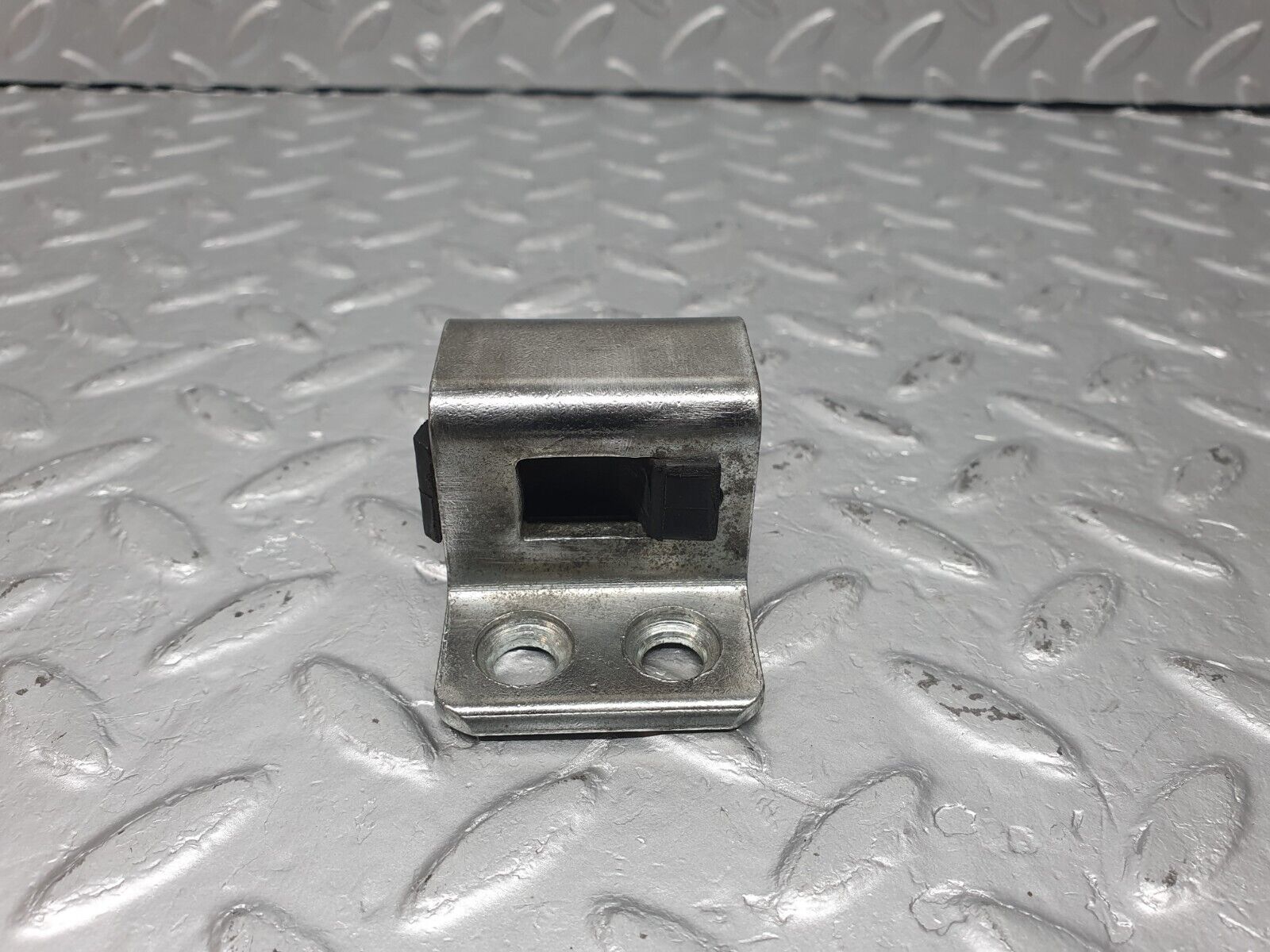 40913 Mercedes-Benz W126 300SE Door Lock Latch Right Side