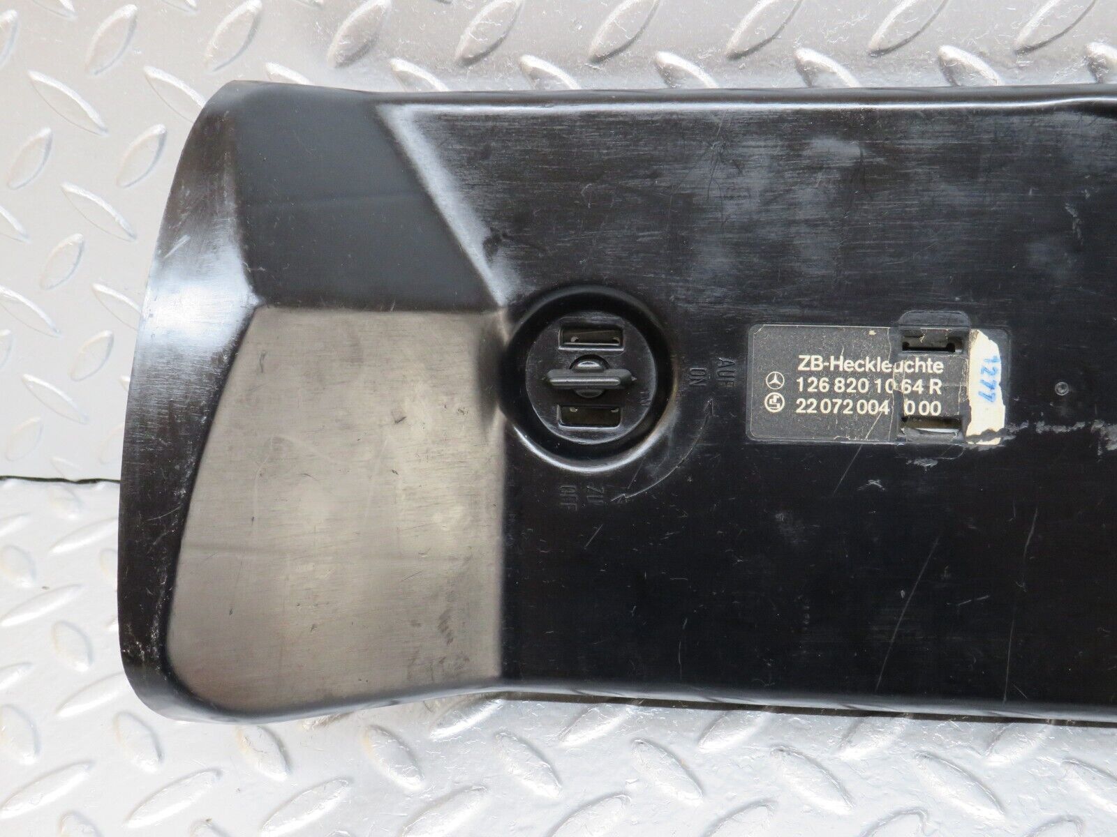 34282 Mercedes-Benz C126 380SEC Coupe Tail Light Bulb Holder Right 1268201064