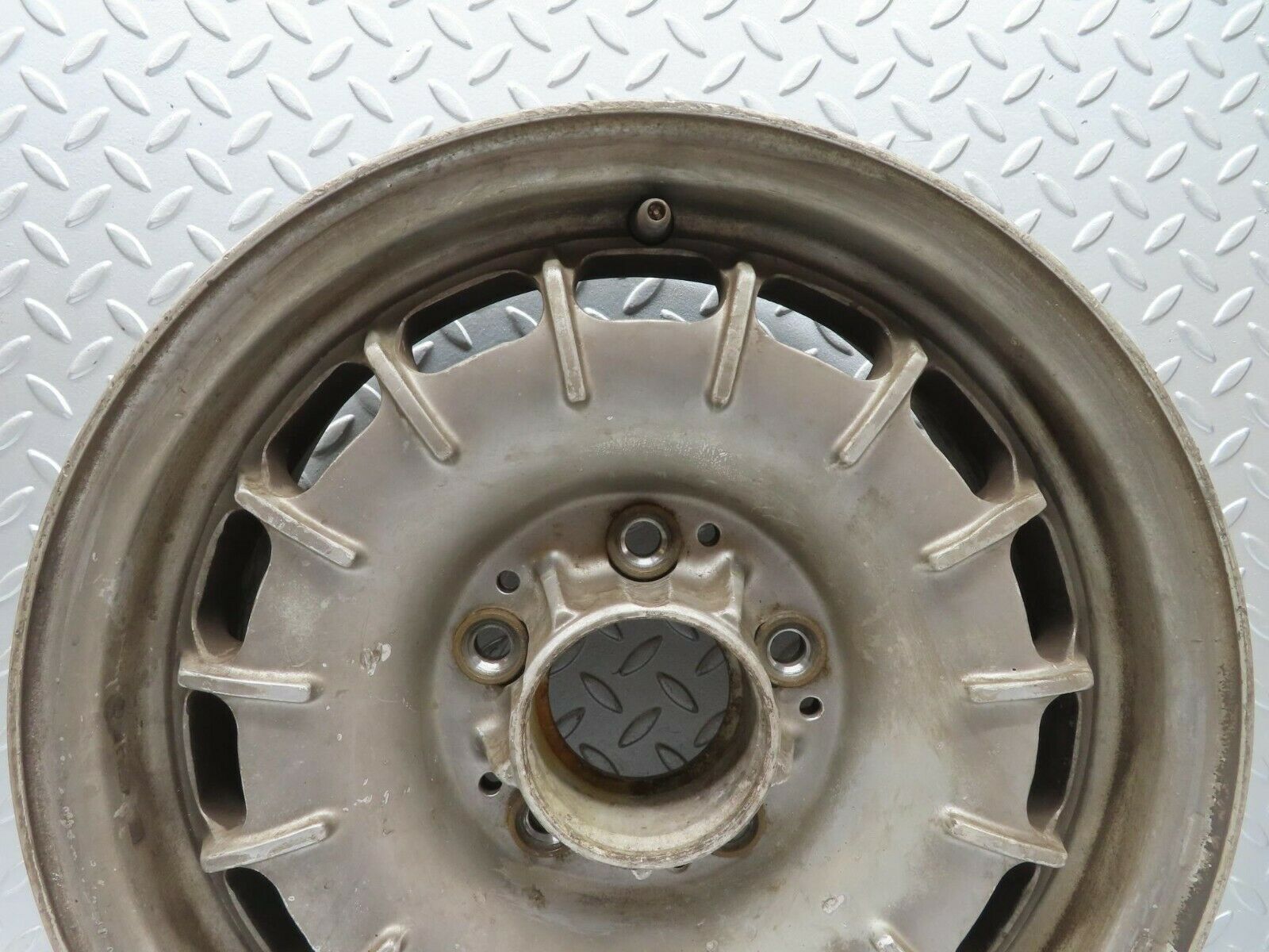 12107 Mercedes-Benz Alloy Wheel Mexican Hat 6Jx14H2 ET30 1264001902