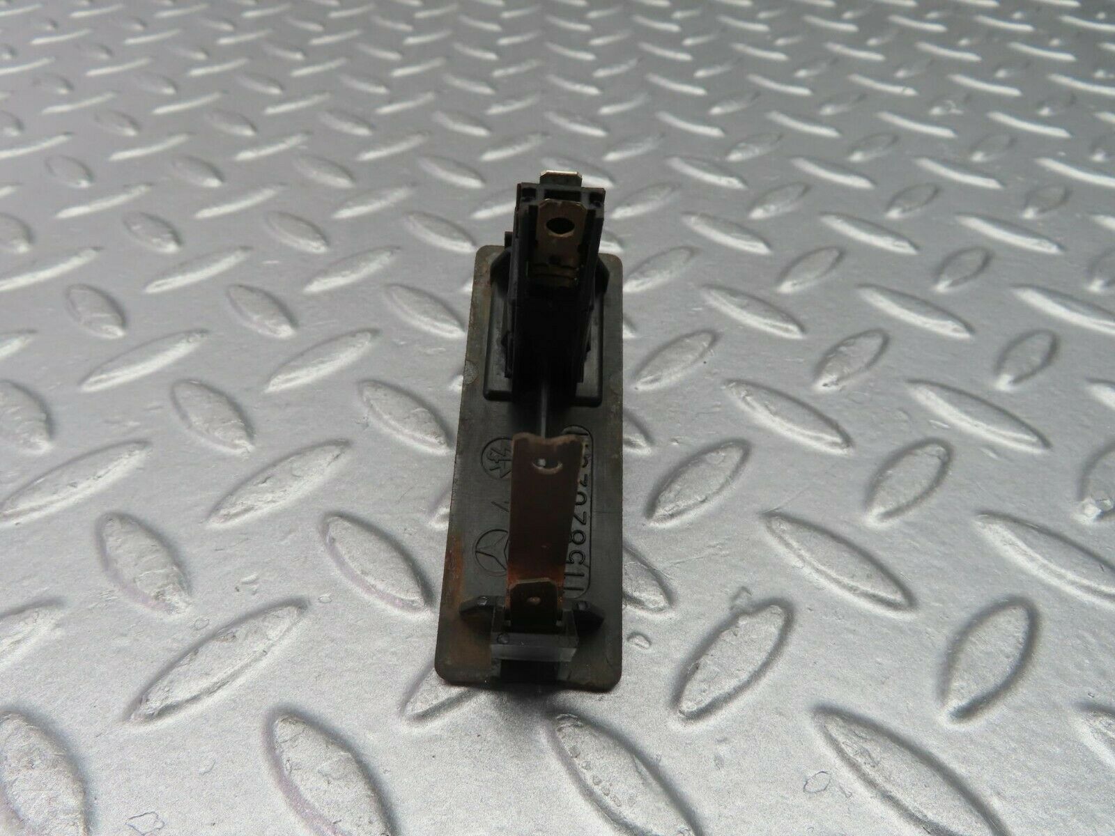 9910 Mercedes-Benz C123 230CE Coupe Trunk Lighting 1158202511