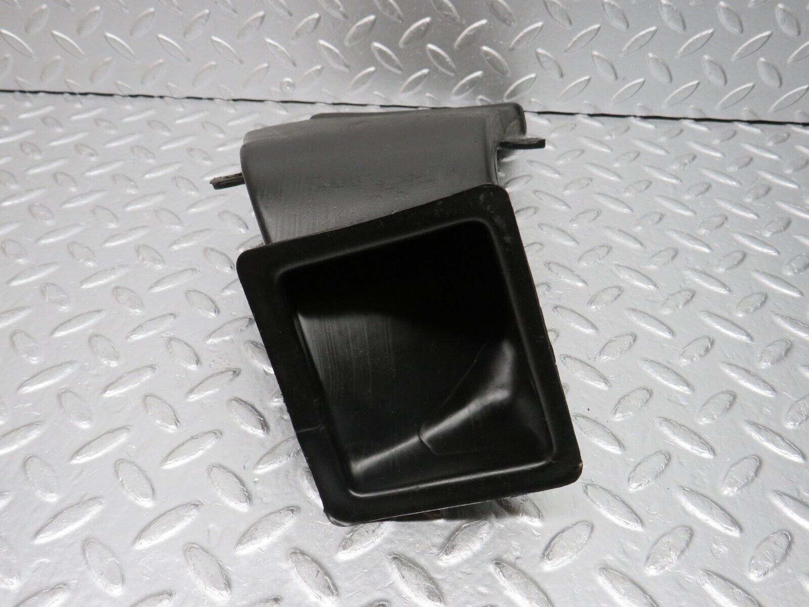 0692 Mercedes-Benz C107 350SLC Coupe Heating Air Duct Right Side 1078310246