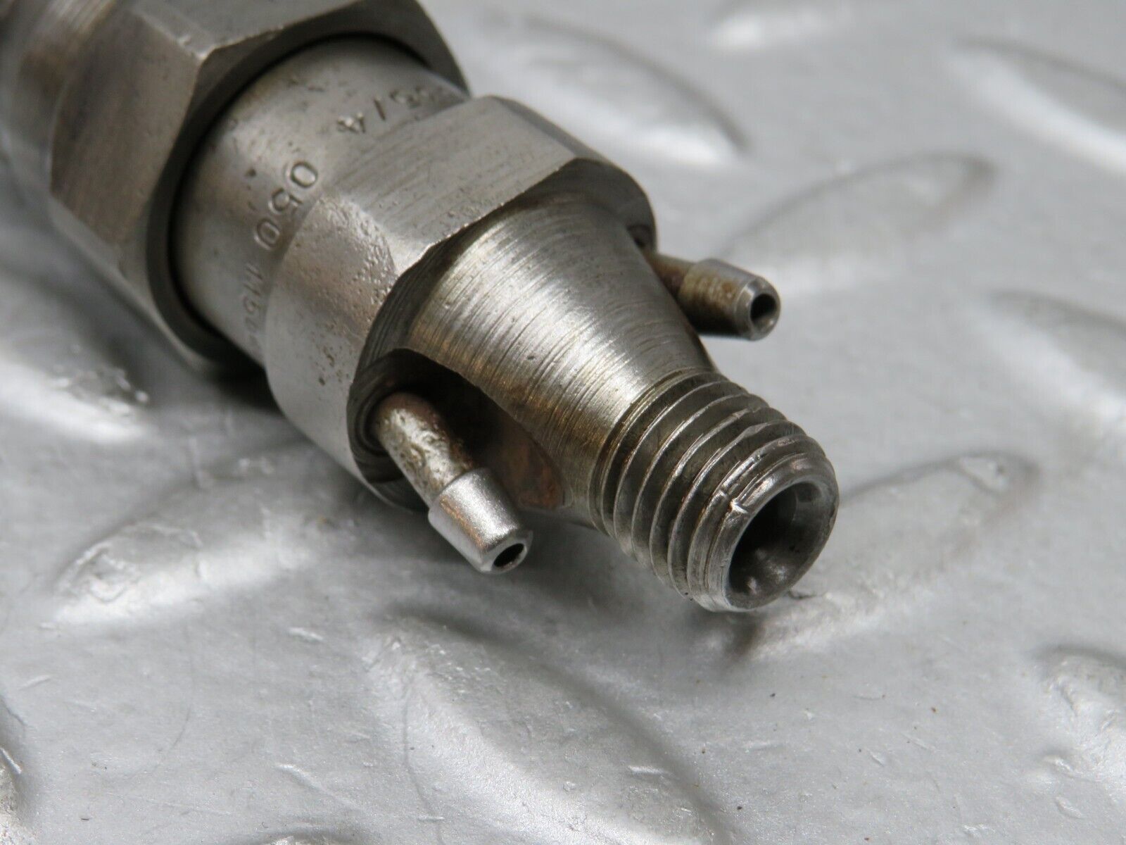 35892 Mercedes-Benz 240D OM616.912 Diesel Fuel Injector Bosch KCA30S35/4